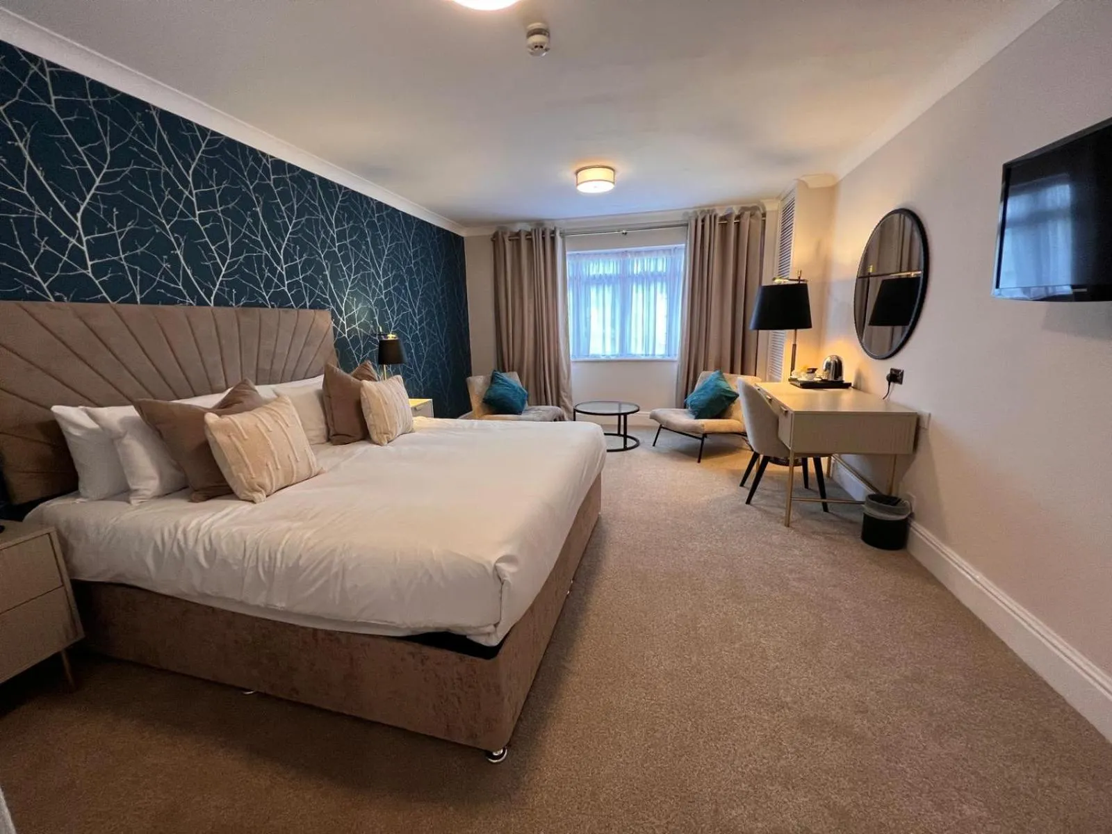 Bedroom, Bed in The Diplomat Hotel Restaurant & Spa