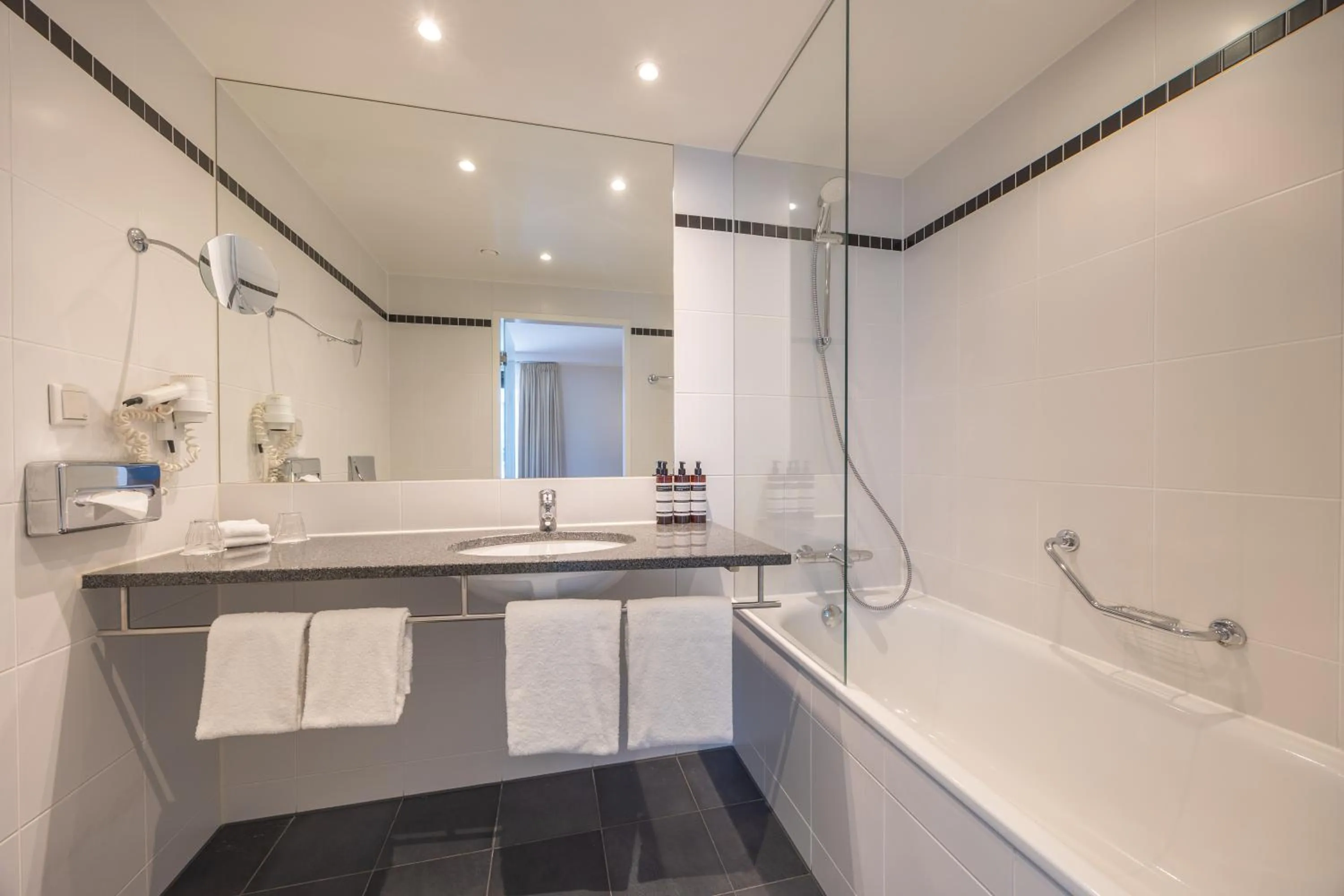 Bathroom in Amrâth Grand Hotel Frans Hals