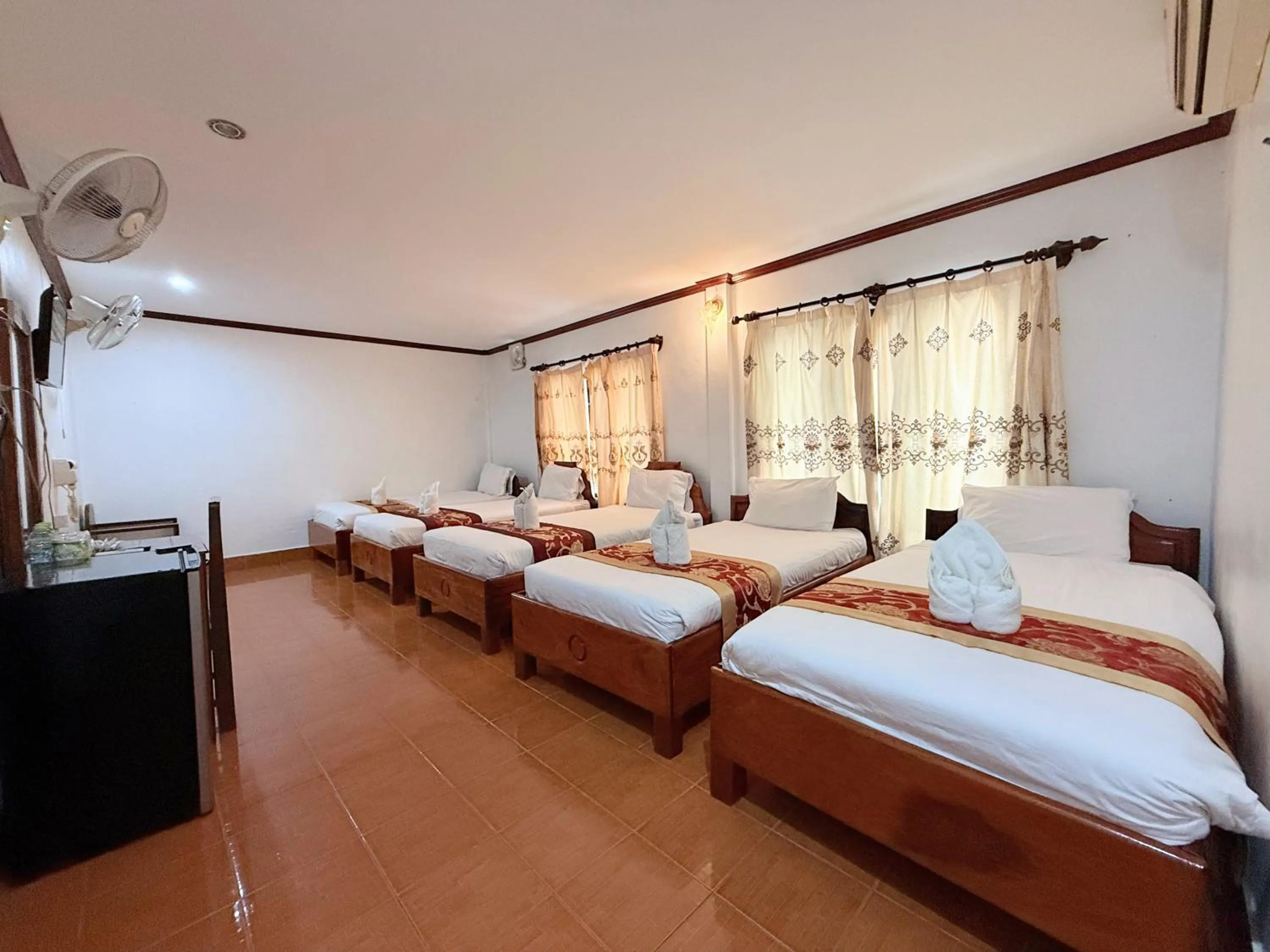 Bed in Vangvieng Sisavang Mountain View Hotel