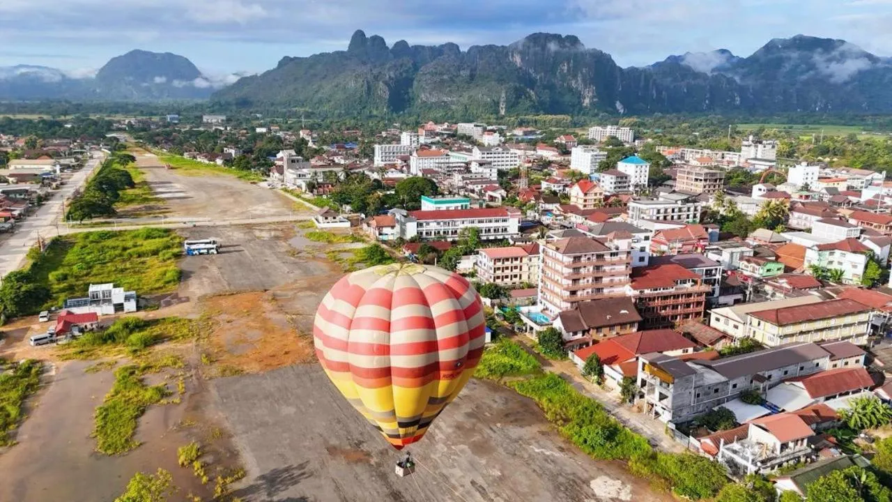 Property building in Vangvieng Sisavang Mountain View Hotel