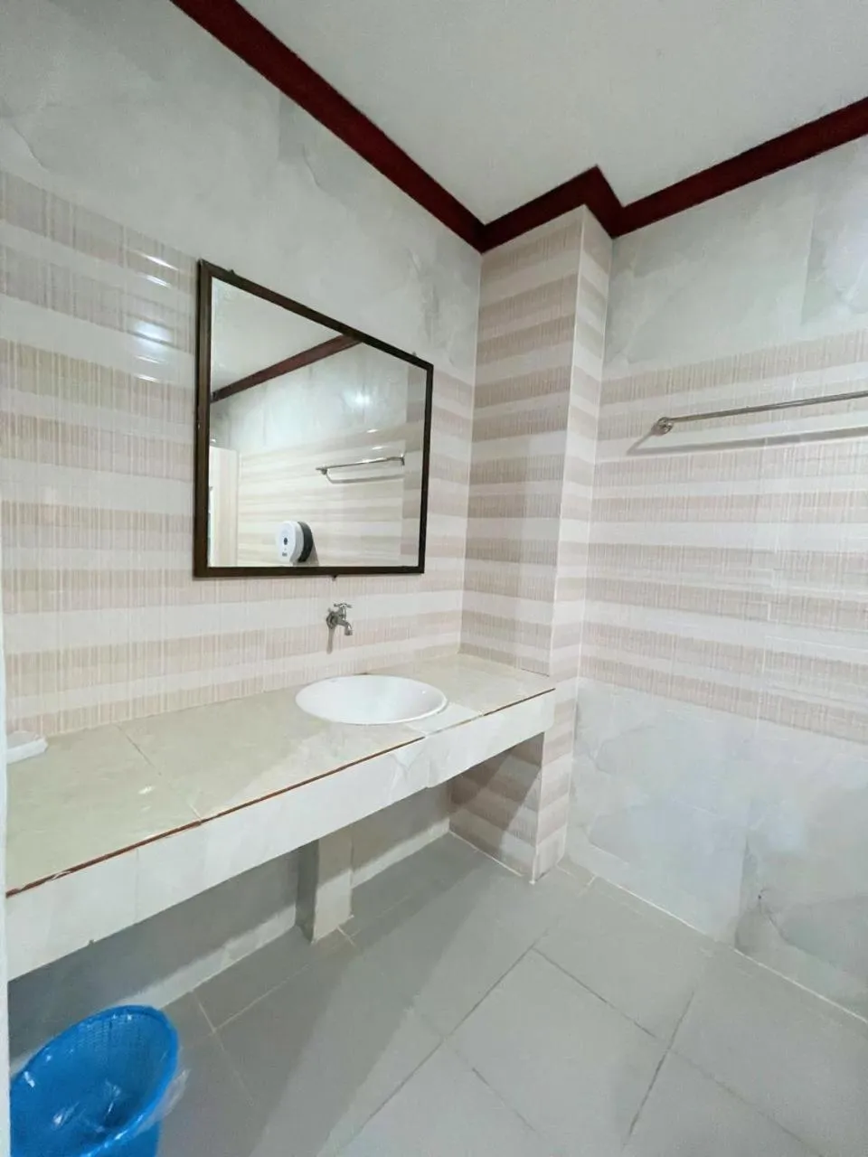 Shower in Vangvieng Sisavang Mountain View Hotel