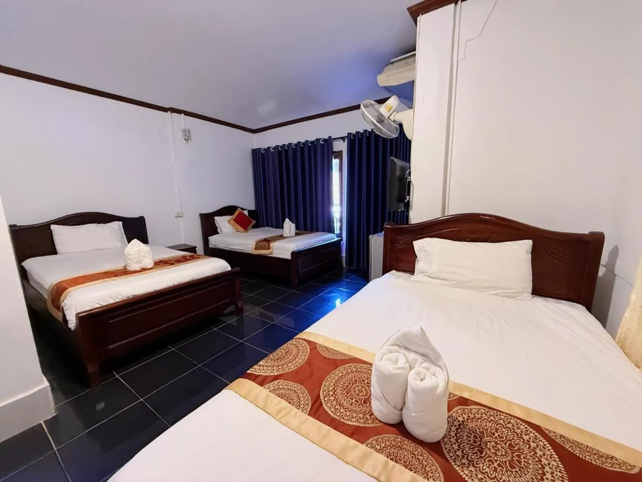 Bed in Vangvieng Sisavang Mountain View Hotel