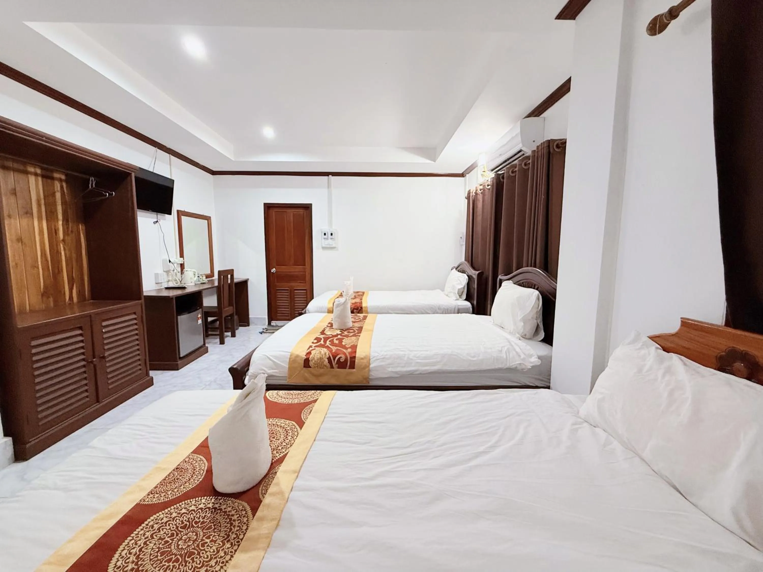 Bed in Vangvieng Sisavang Mountain View Hotel