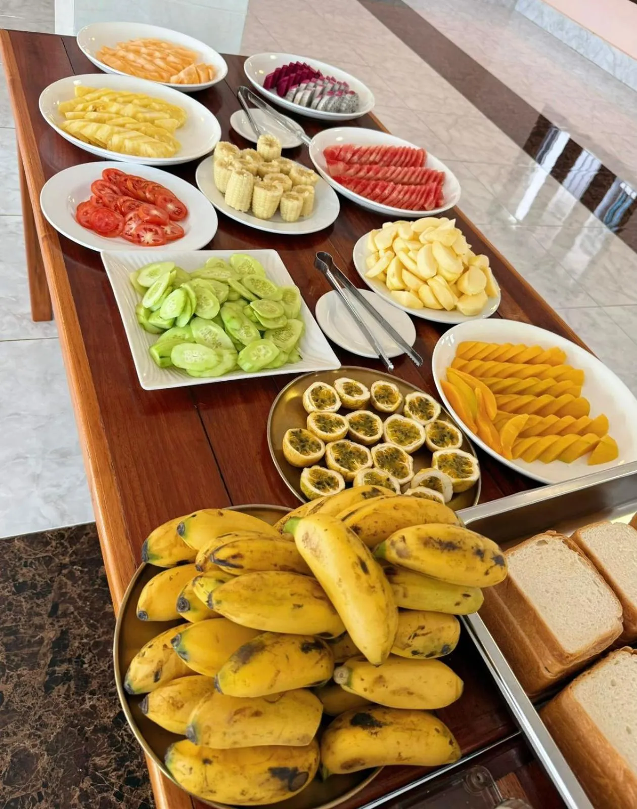 Restaurant/places to eat in Vangvieng Sisavang Mountain View Hotel