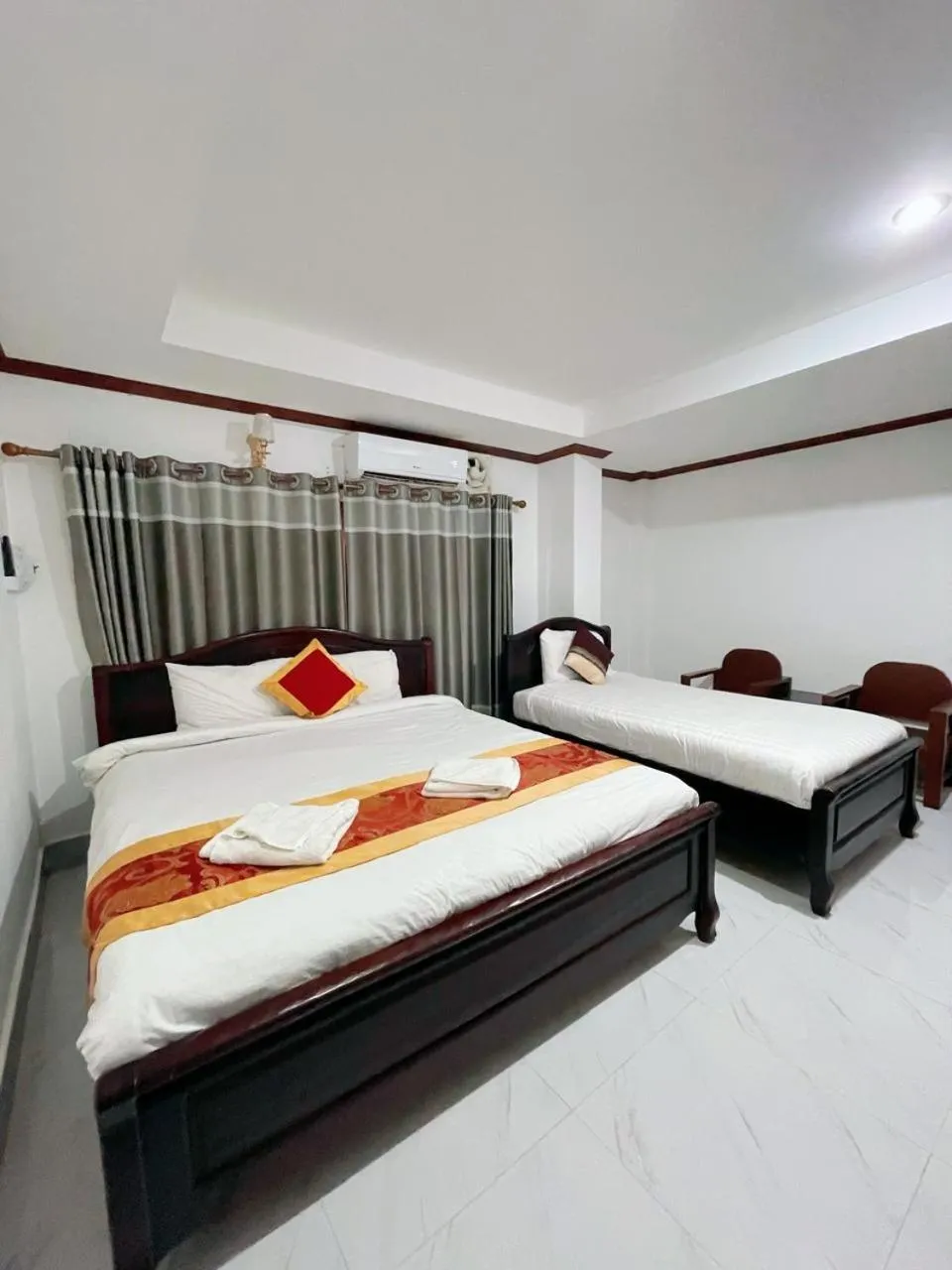 Bed in Vangvieng Sisavang Mountain View Hotel