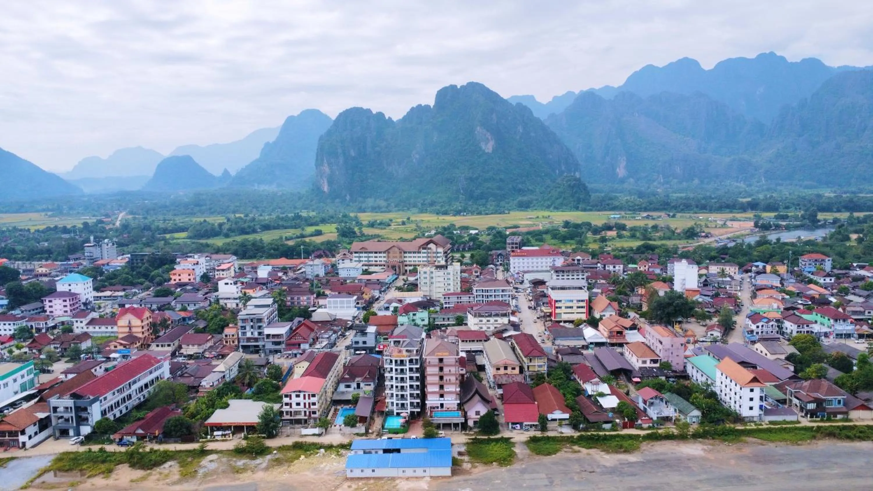 Property building in Vangvieng Sisavang Mountain View Hotel