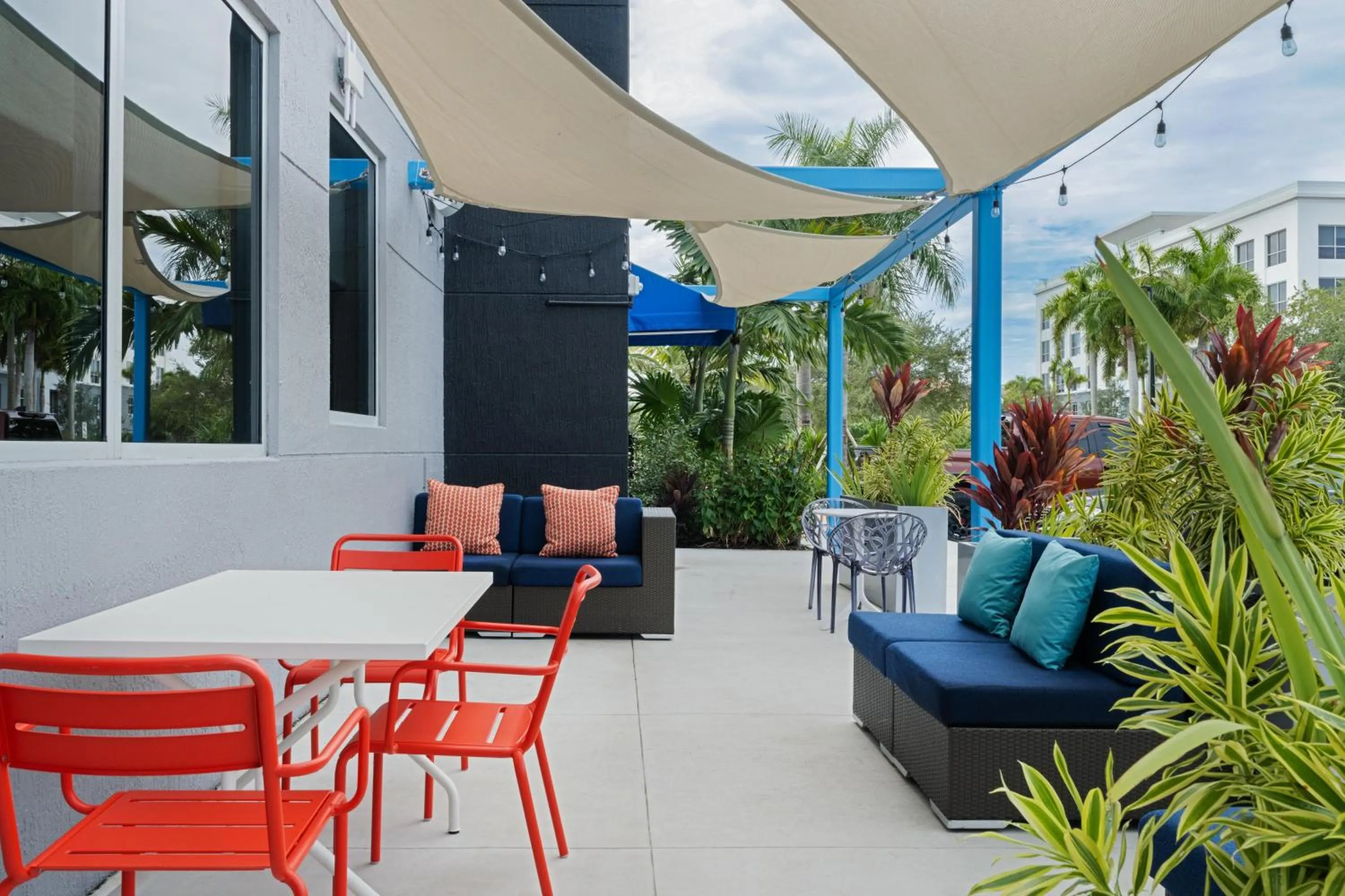 Patio in Tru By Hilton Miramar