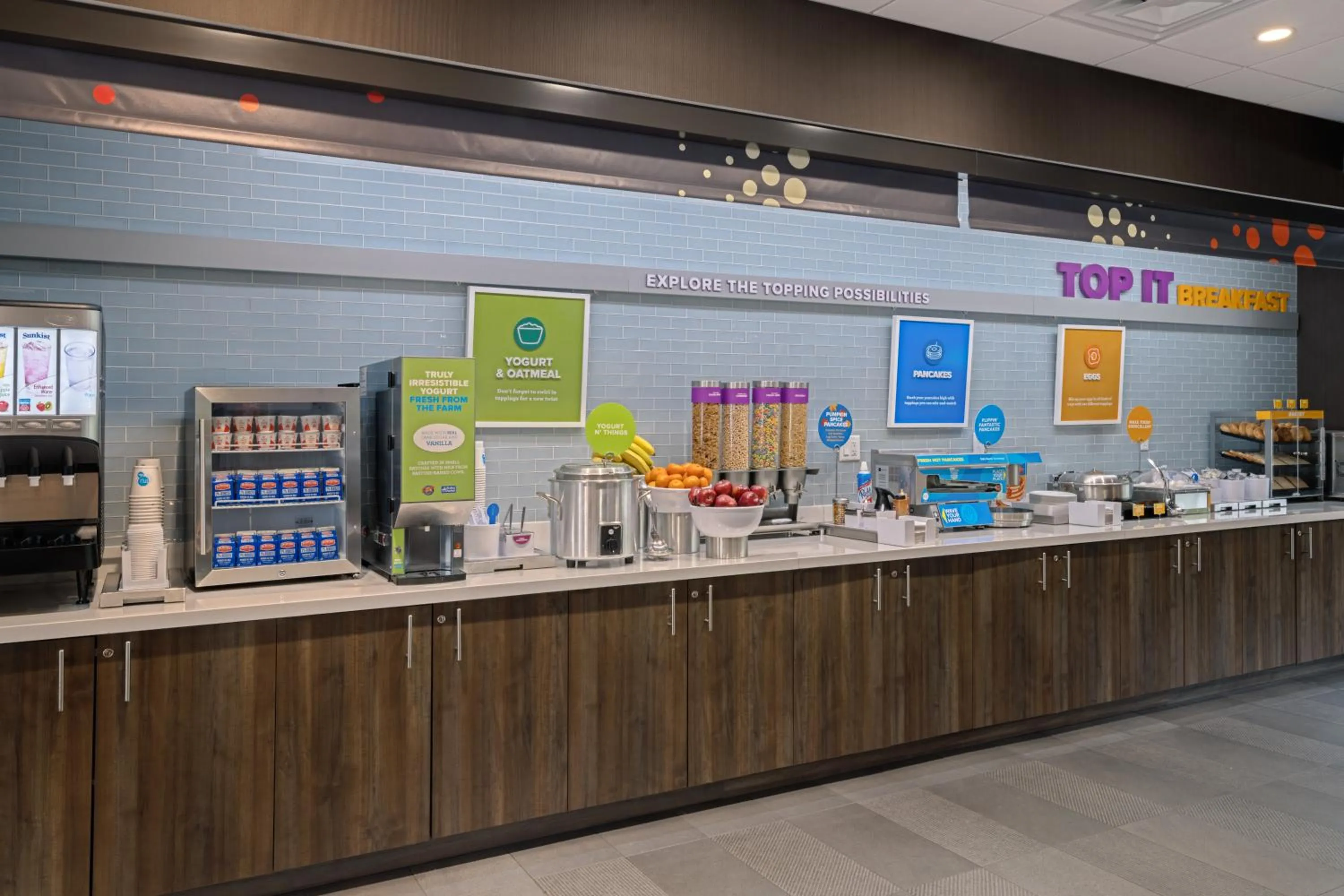 Food and drinks in Tru By Hilton Miramar