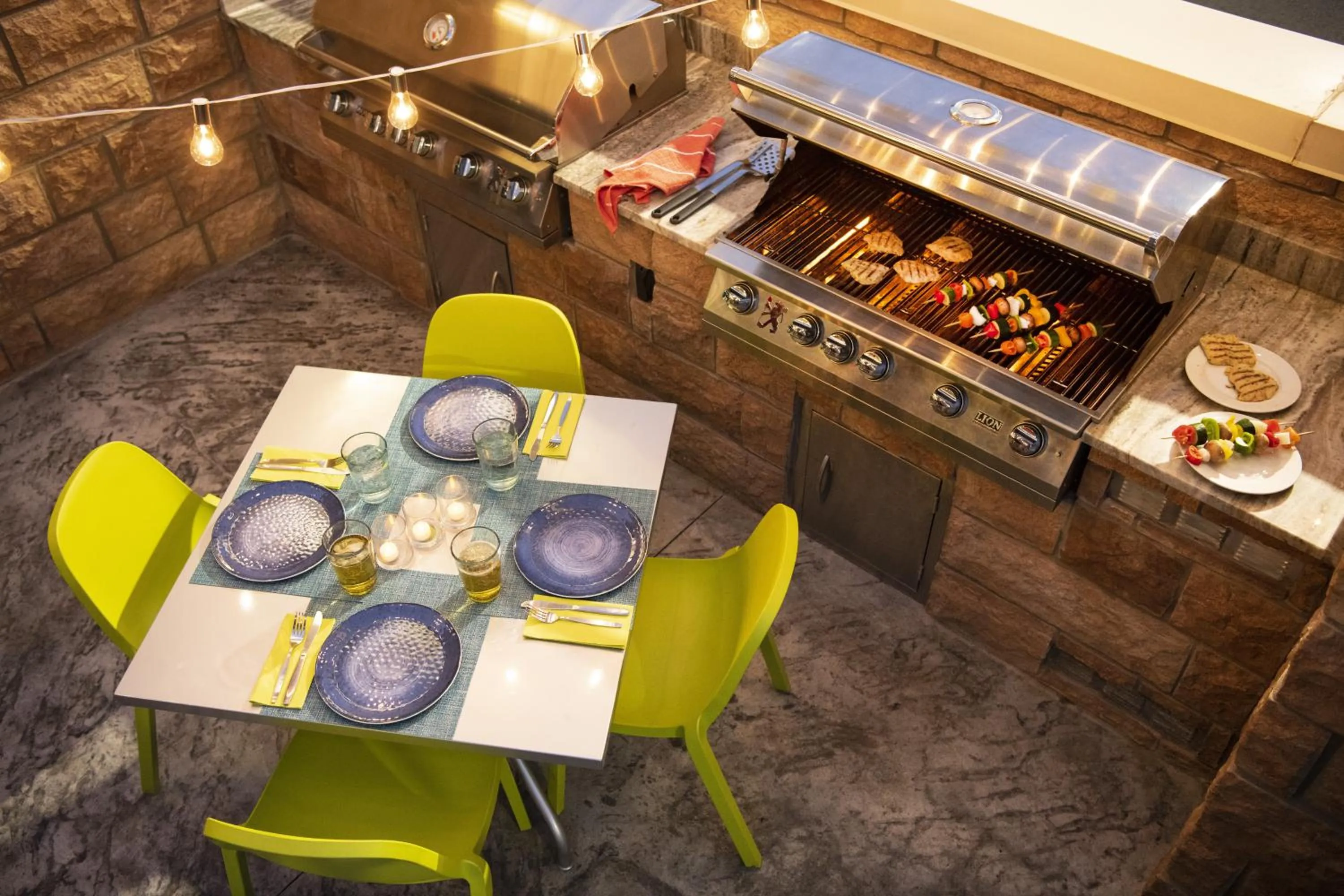 Patio in Home2 Suites By Hilton Winter Garden