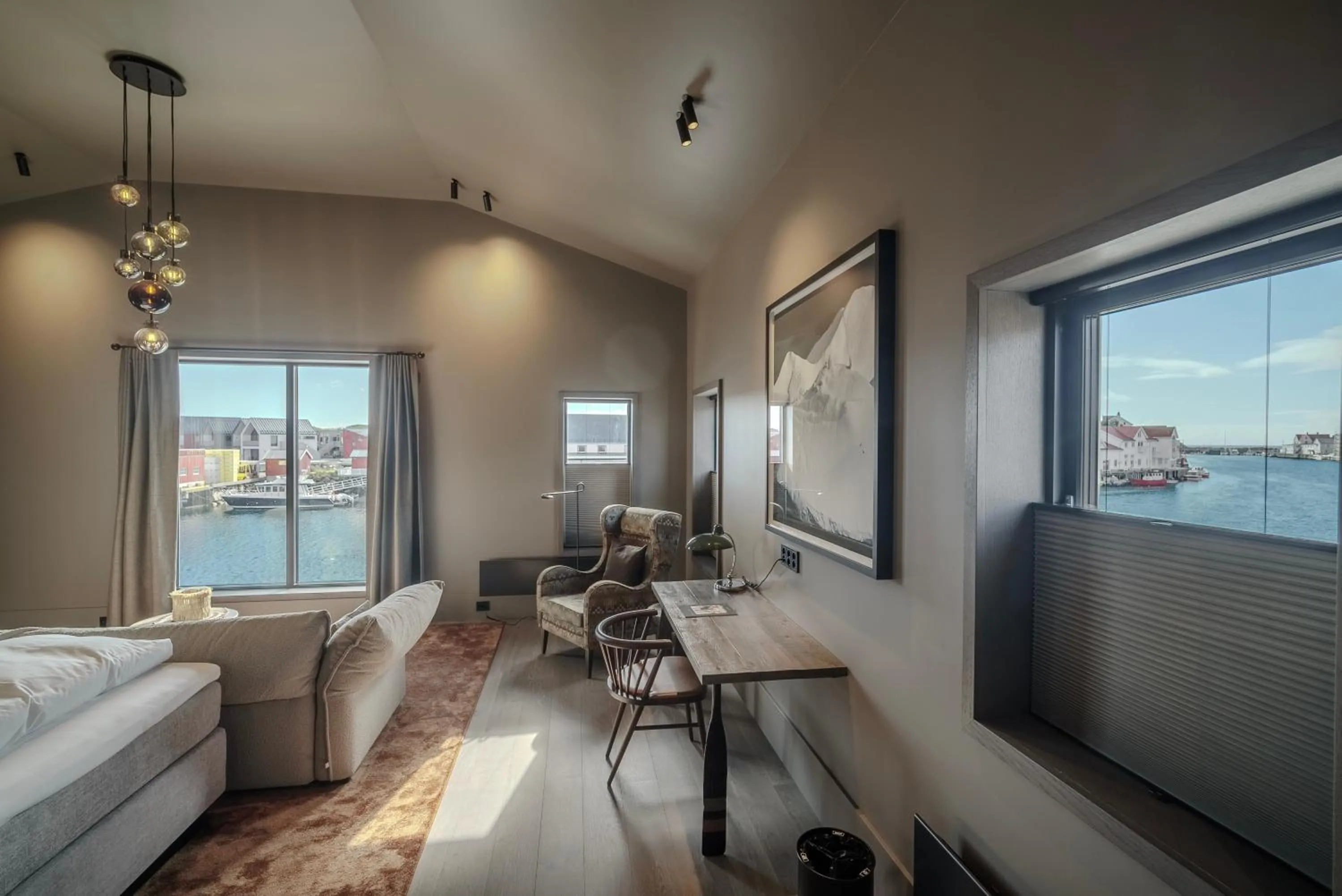 Living room in Henningsvær Bryggehotell - by Classic Norway Hotels