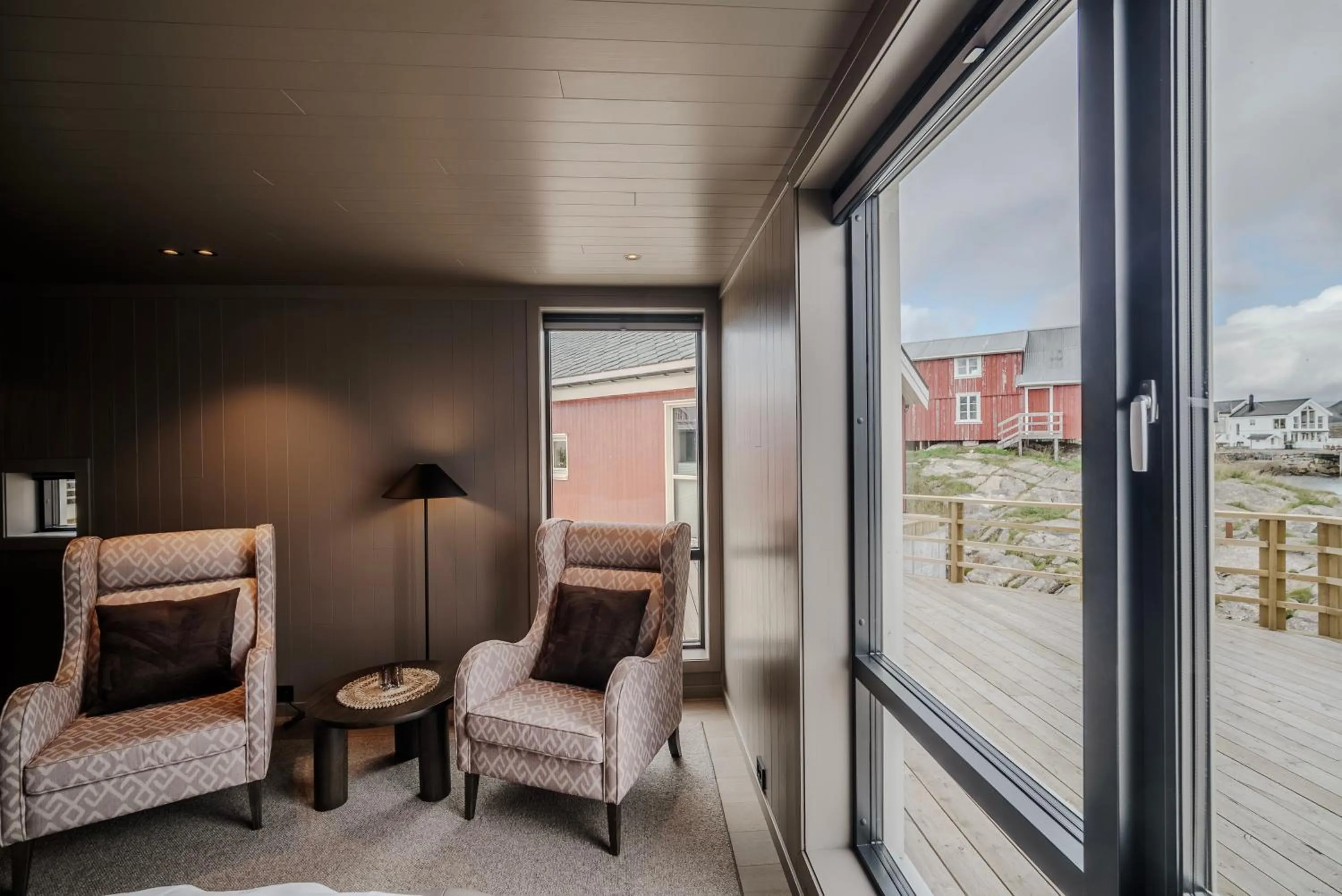 Living room in Henningsvær Bryggehotell - by Classic Norway Hotels