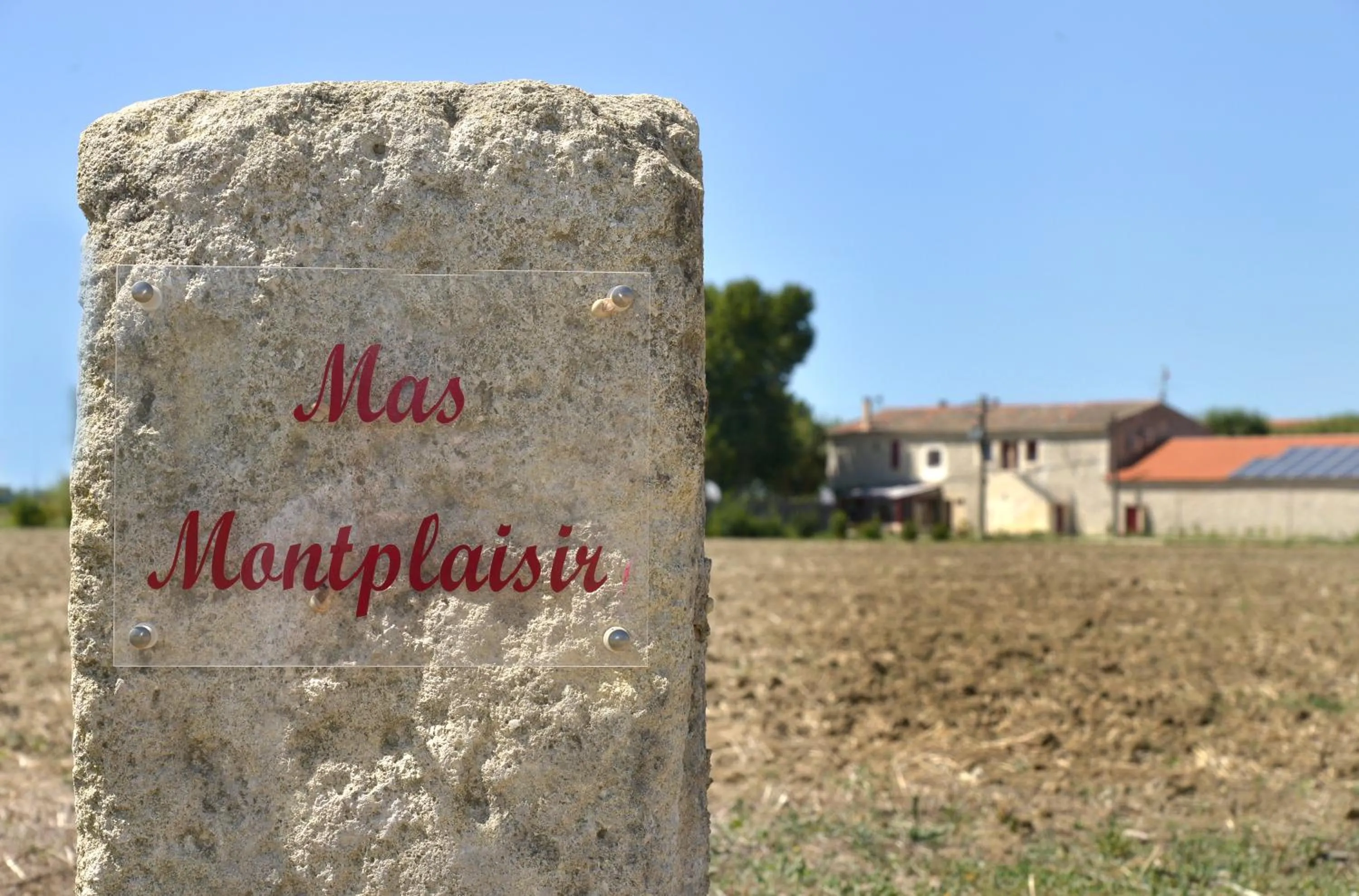 Property logo or sign in Les Chambres de Montplaisir