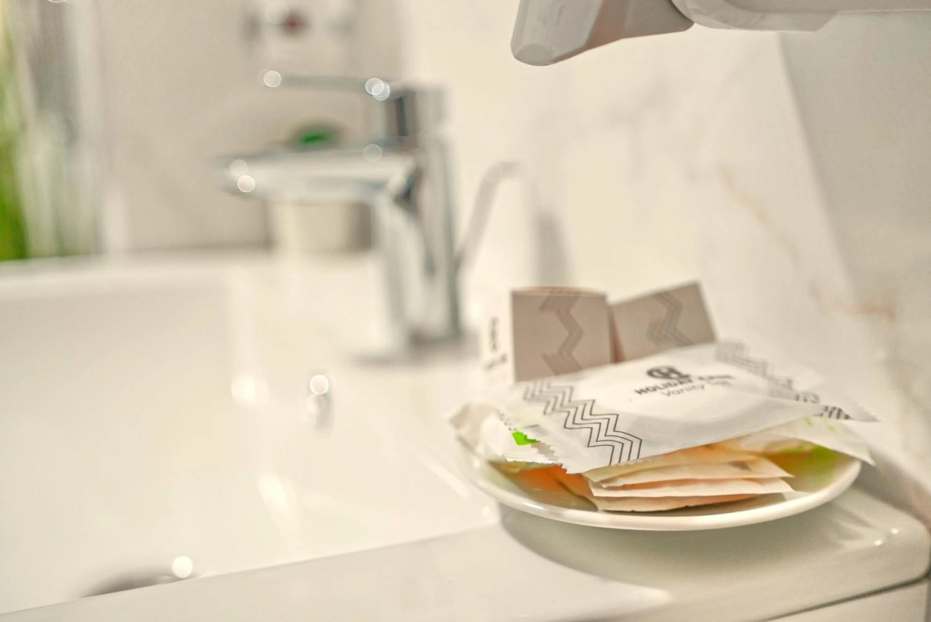 Toilet in Sir Fundeni Hotel