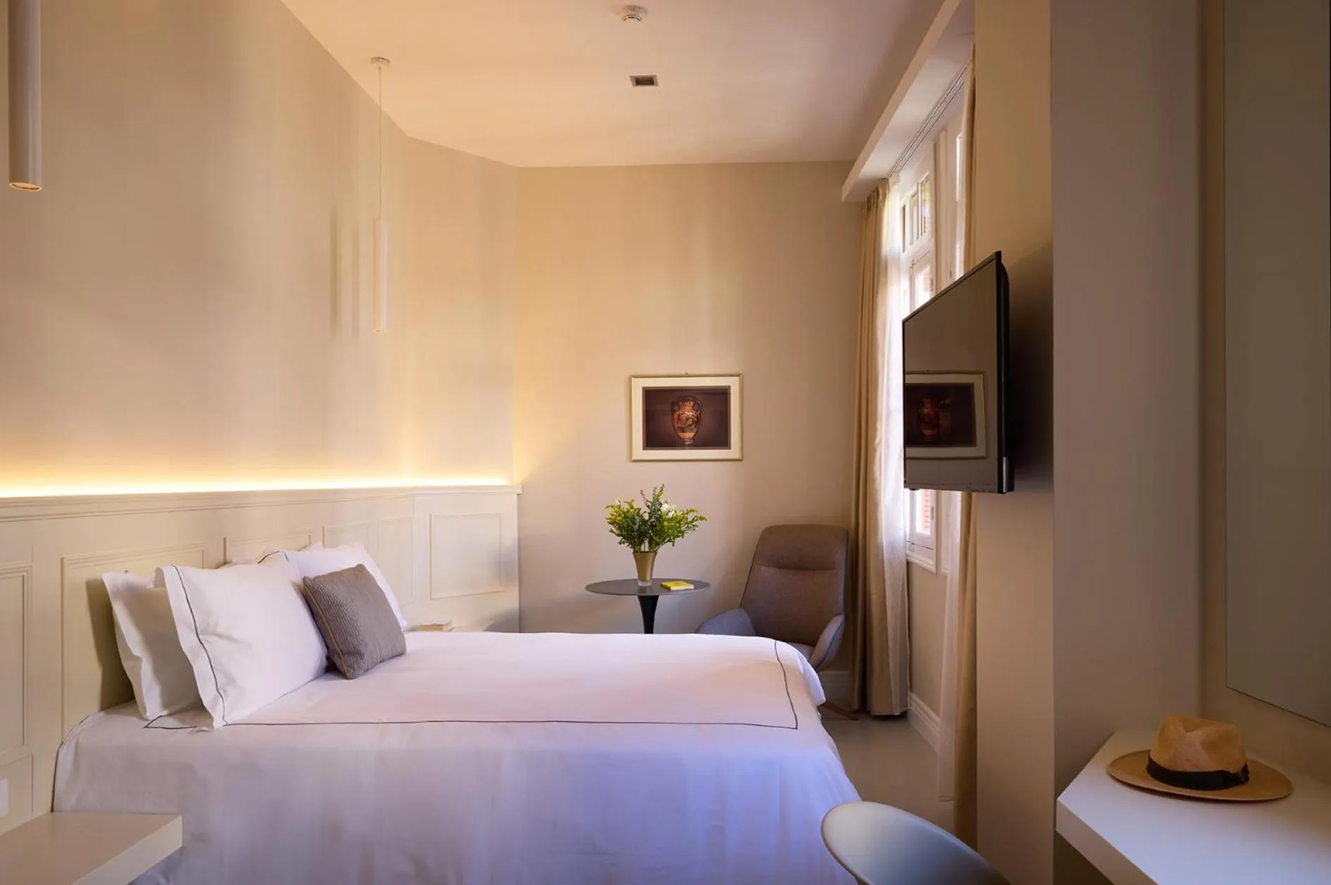 Bed in Vrachos Athens Suites