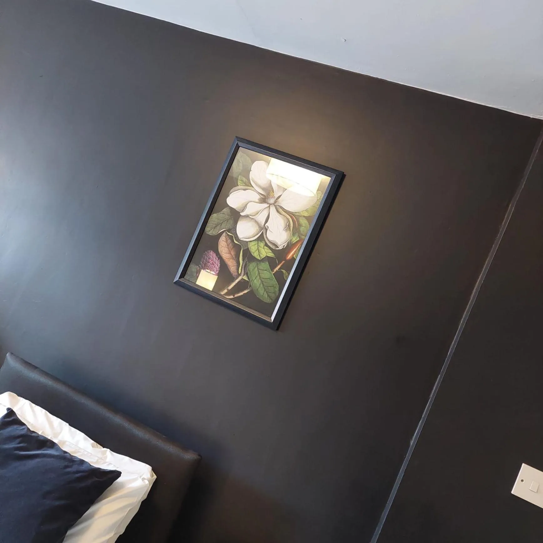 Bed in Parliament Inn