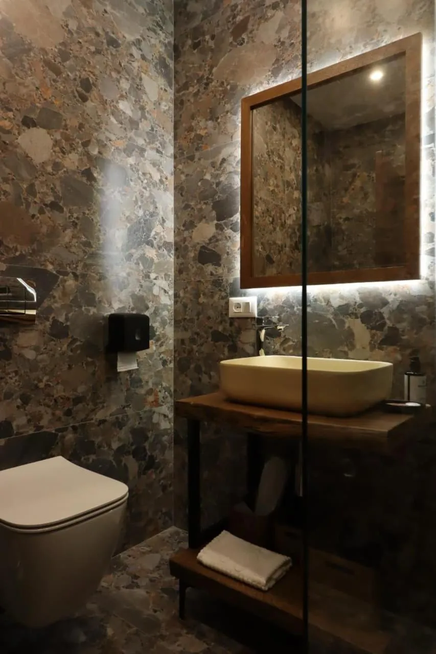 Shower in Garden Boutique Hotel