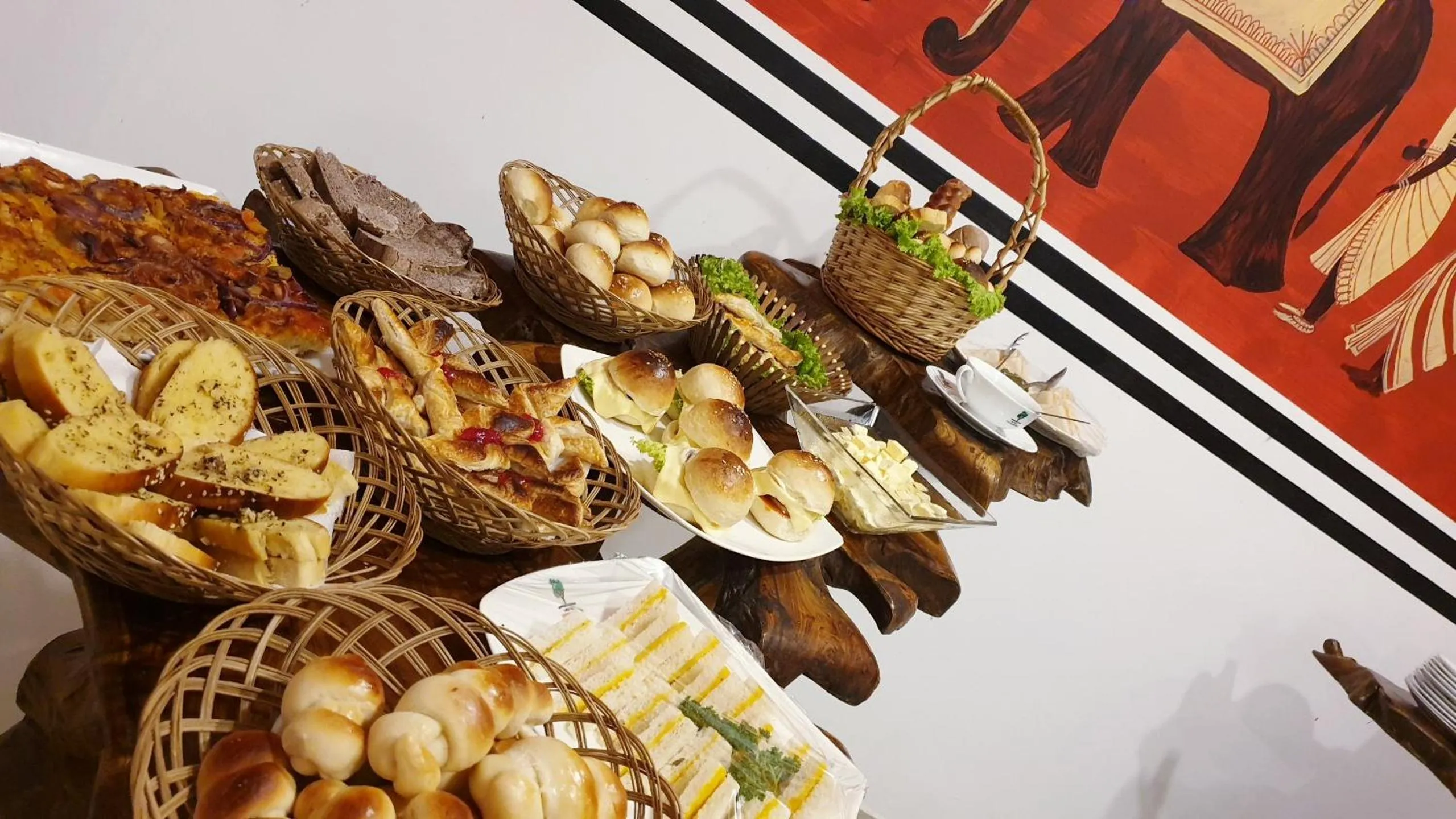 Food and drinks in Hotel Eden Garden