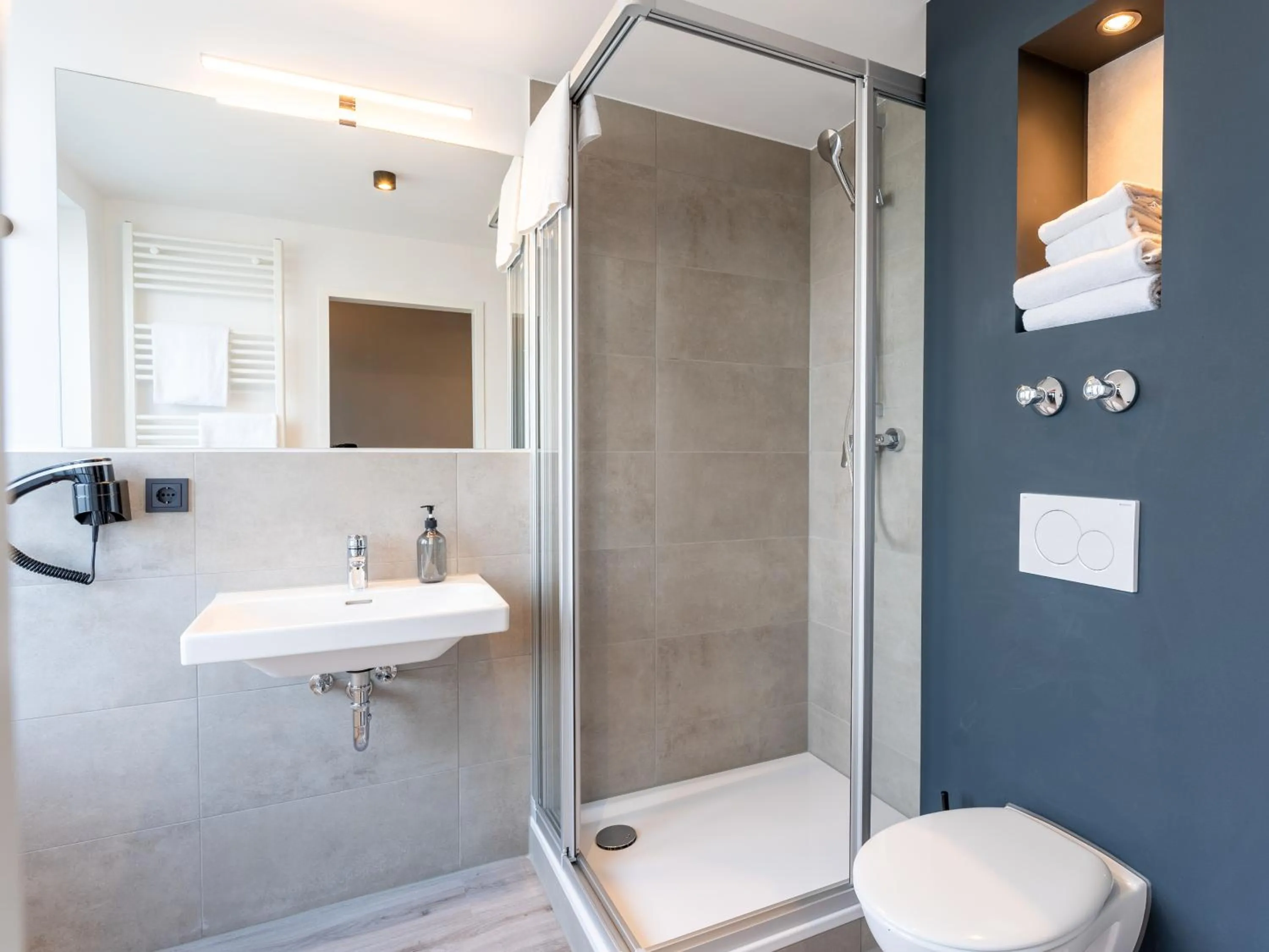 Toilet in JustStay Essen Hotel & Apartments