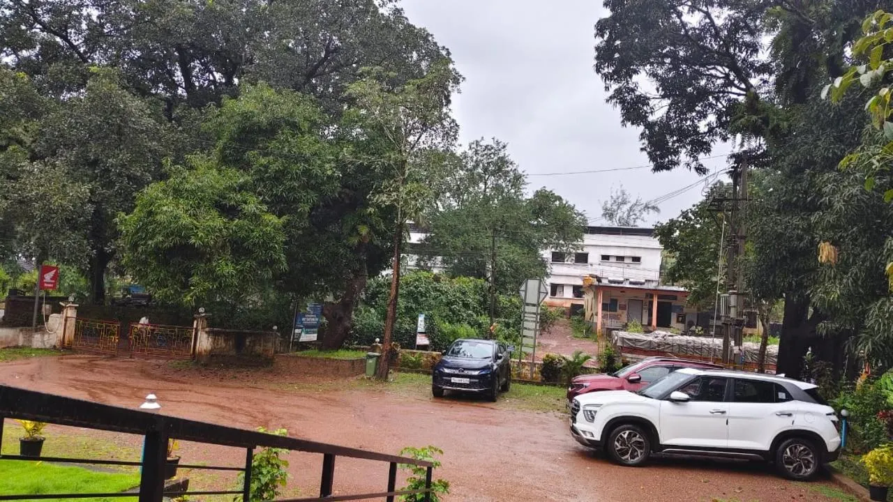 Parking in West Coast Gokarna