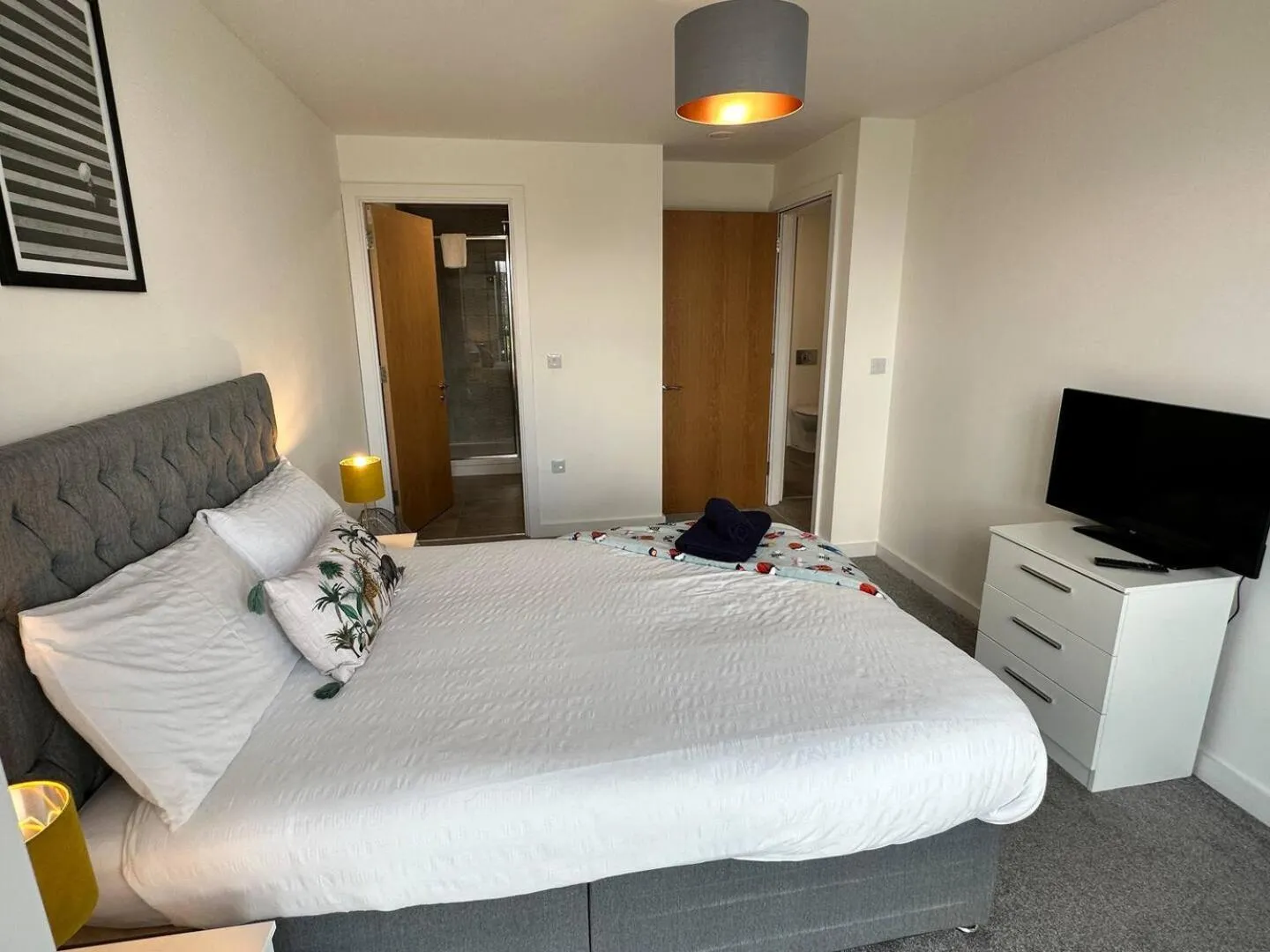 Bed in Adelphi Wharf Apartments by Beehosting