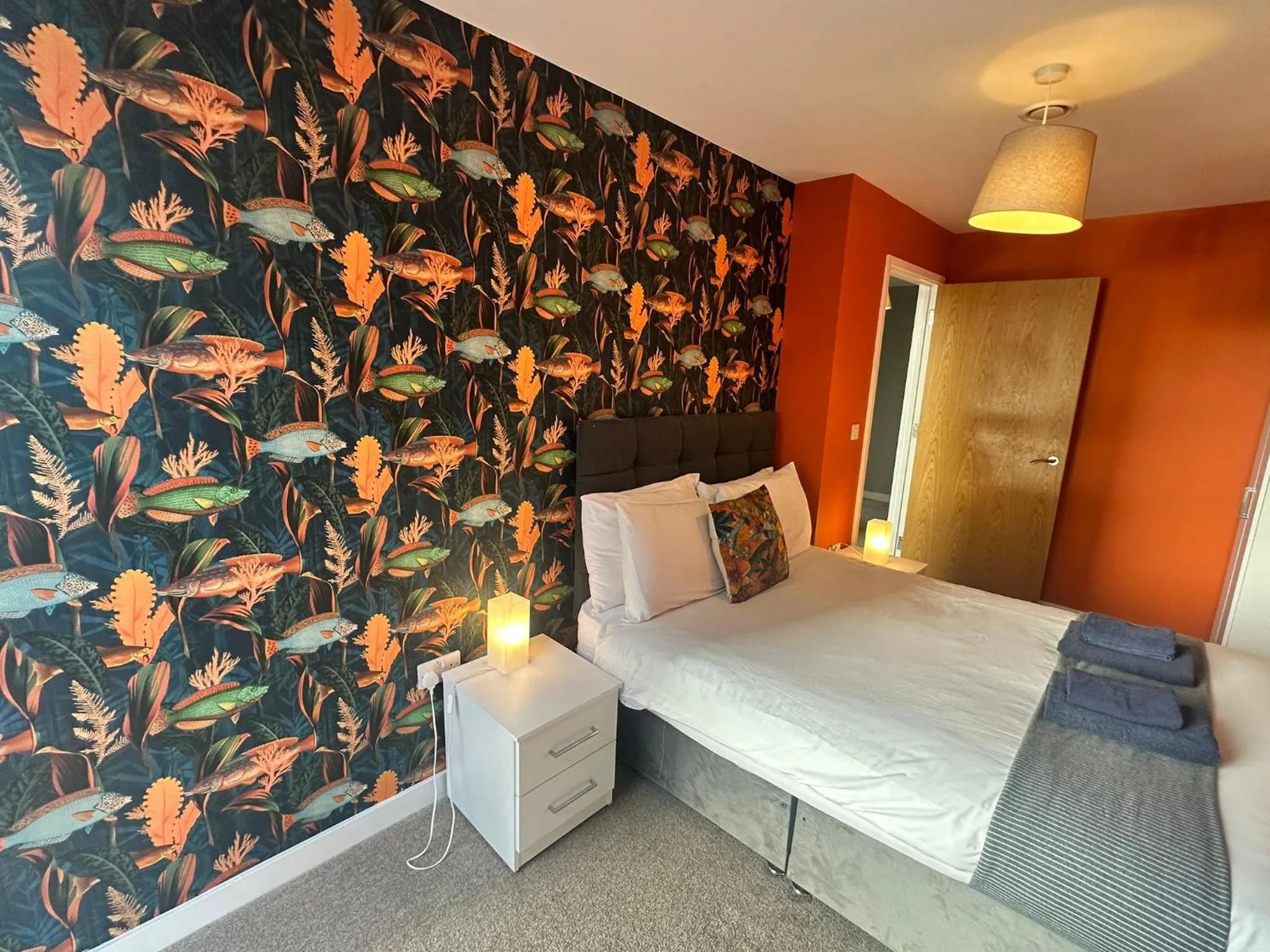 Photo of the whole room, Bed in Adelphi Wharf Apartments by Beehosting