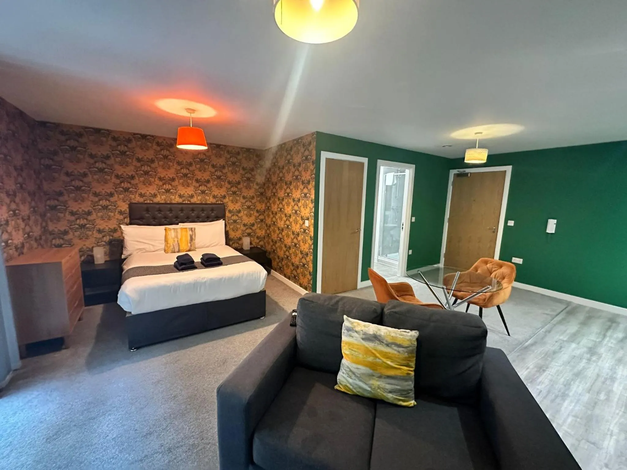 Photo of the whole room, Bed in Adelphi Wharf Apartments by Beehosting