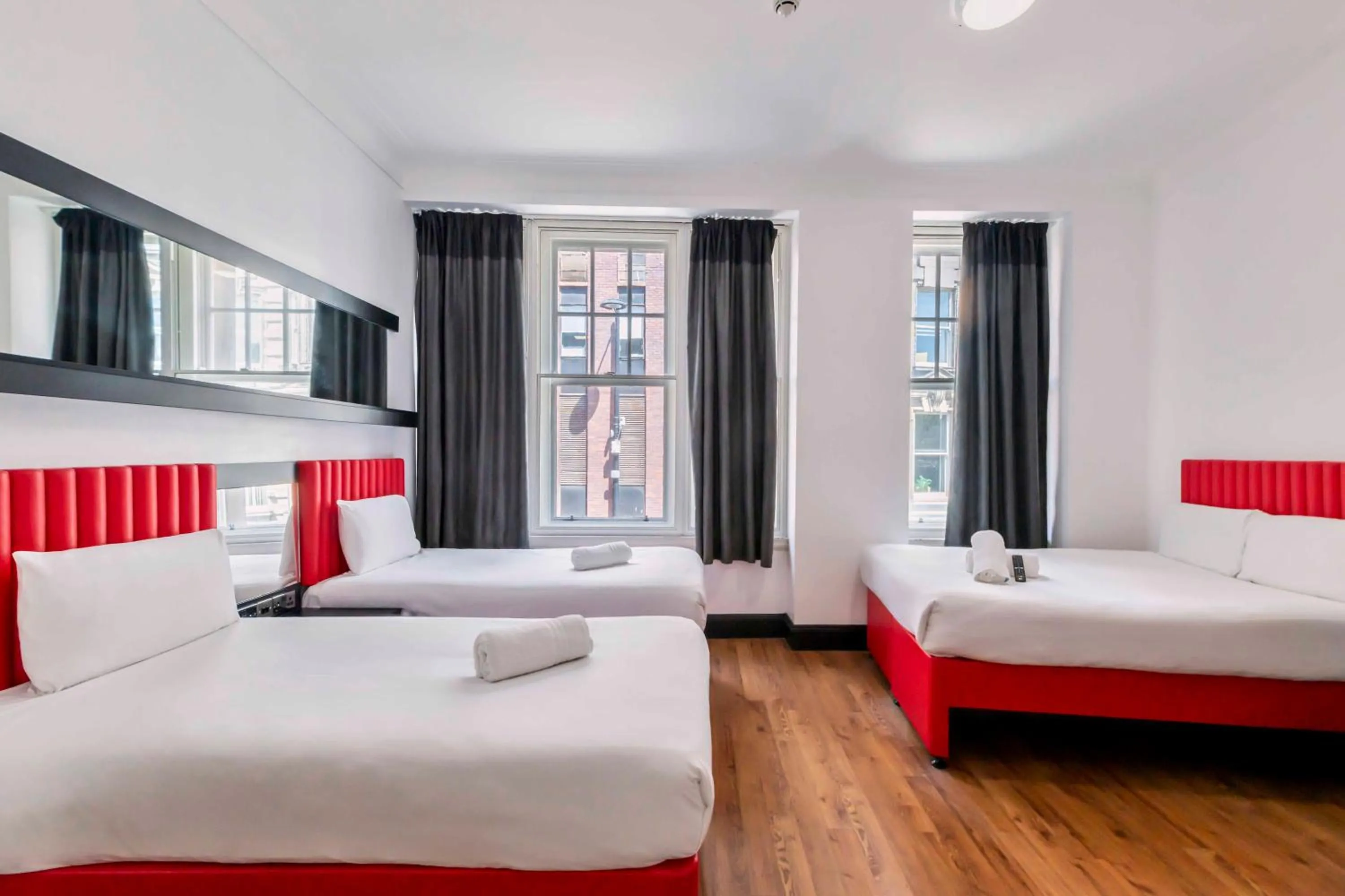 Bedroom, Bed in easyHotel Newcastle