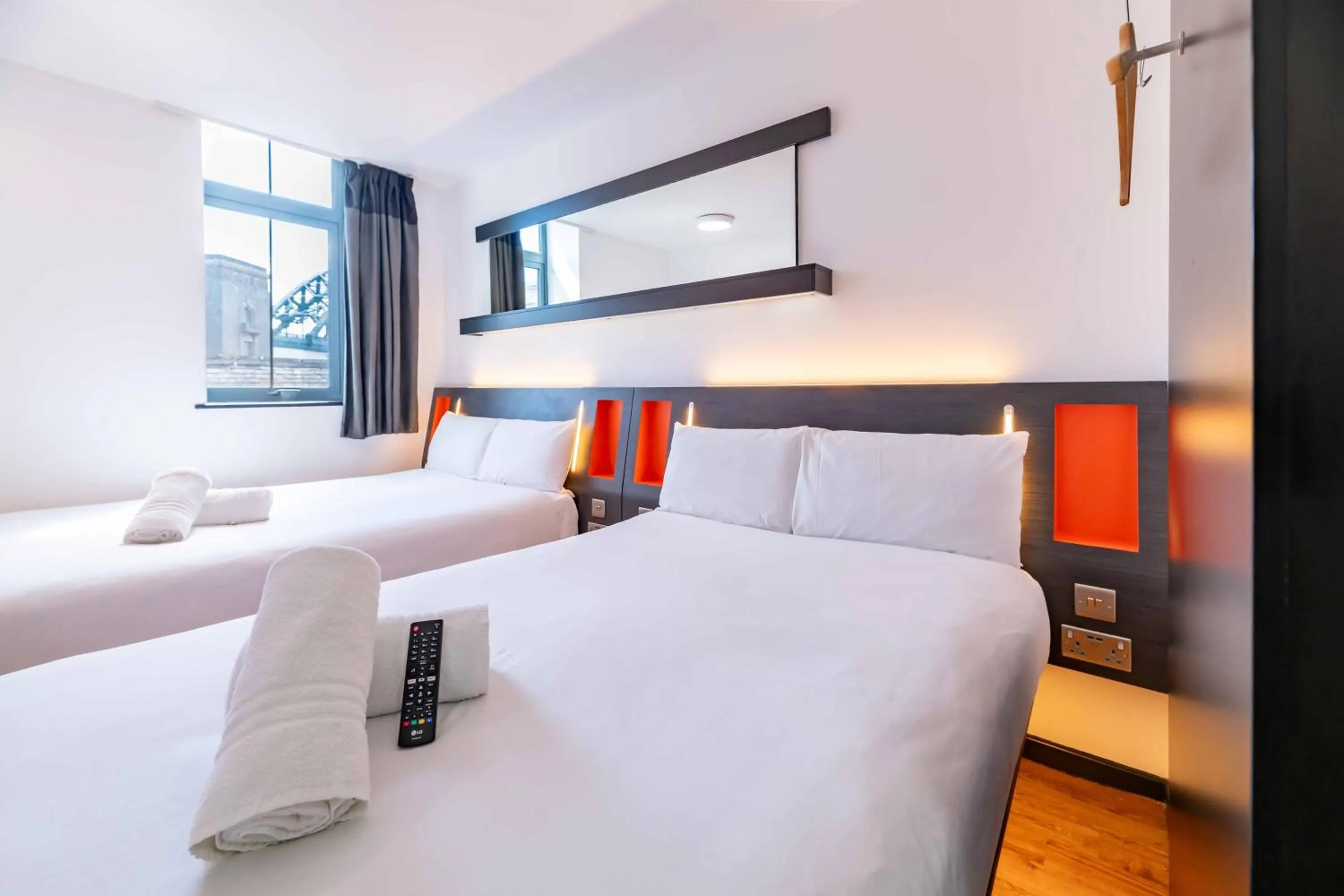 Bedroom, Bed in easyHotel Newcastle