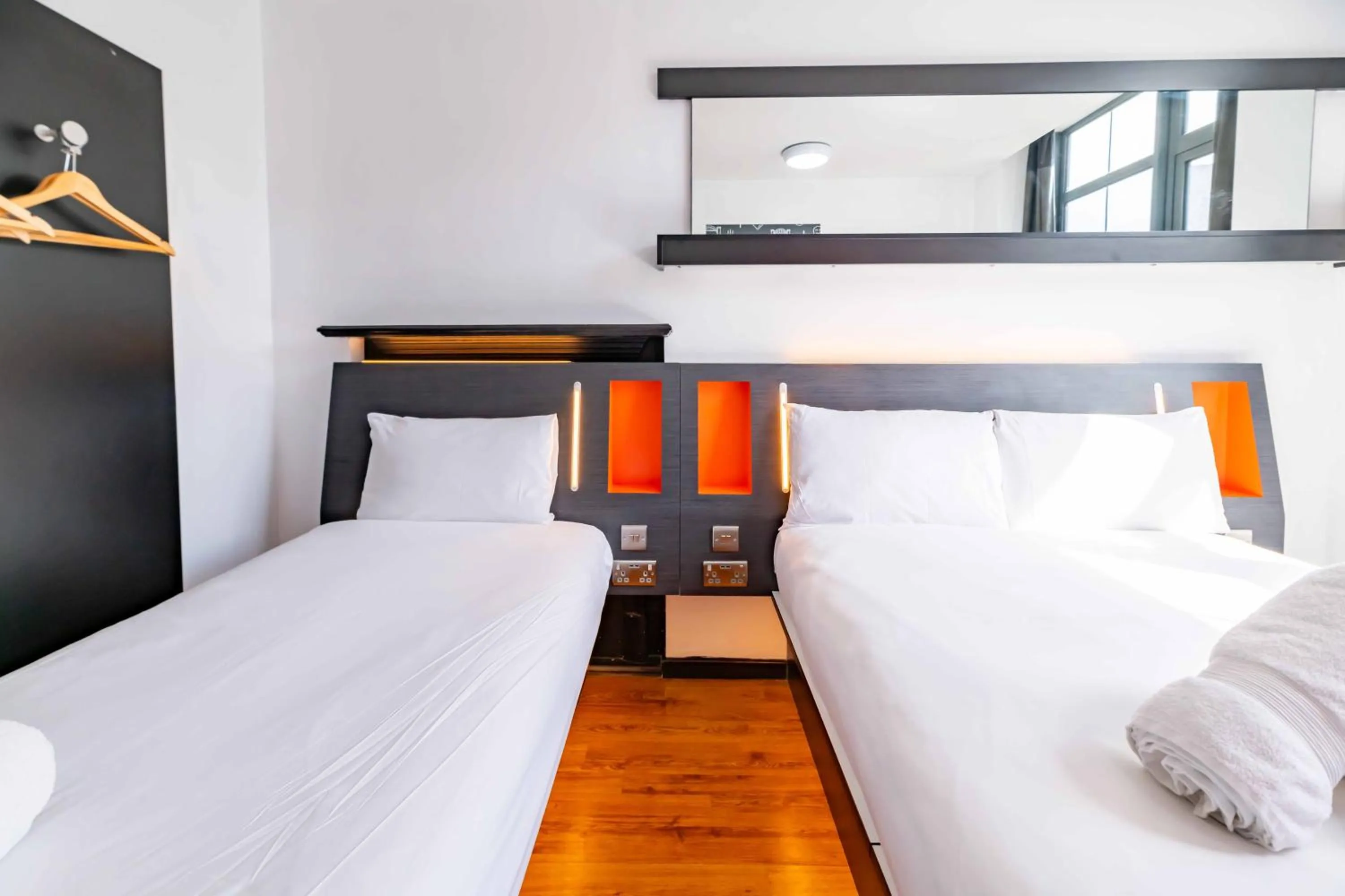 Bedroom, Bed in easyHotel Newcastle