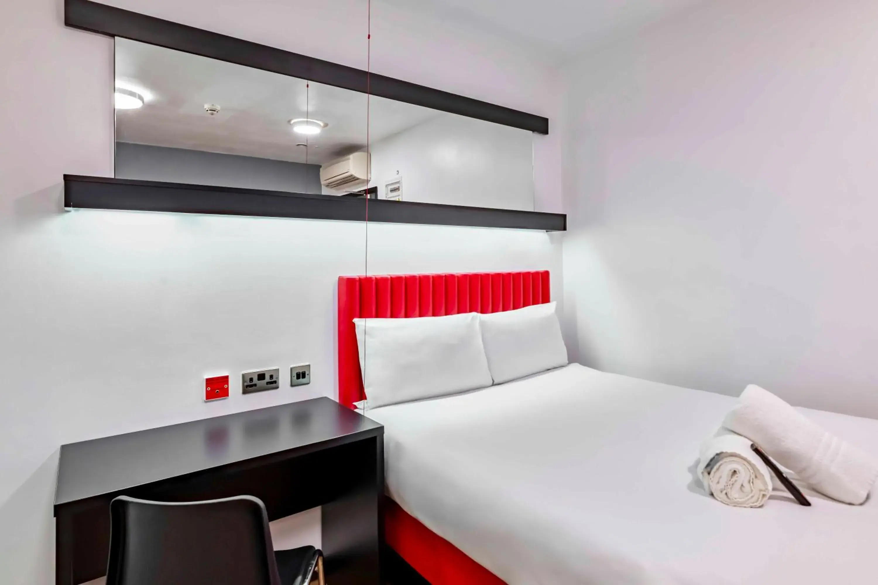 Double Room - Disability Access (No window) in easyHotel Newcastle Double Room - Disability Access (No window) in easyHotel Newcastle