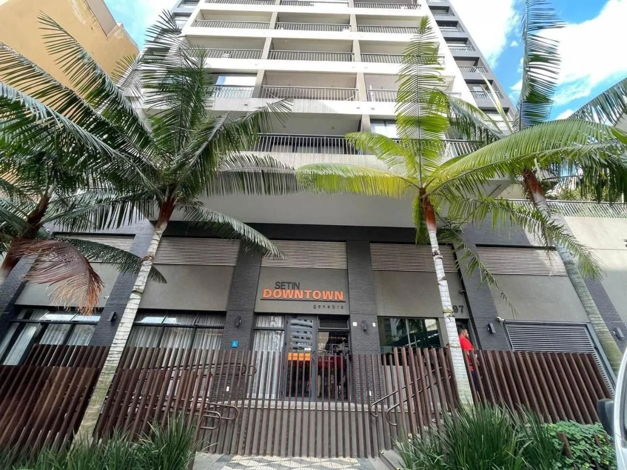 Property building in Condomínio Setin Downtown Genebra - Studios por temporada