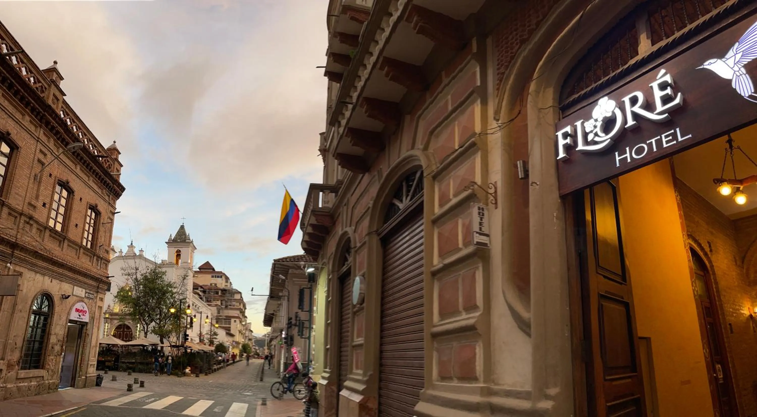 Street view in Floré Hotel Boutique Cuenca