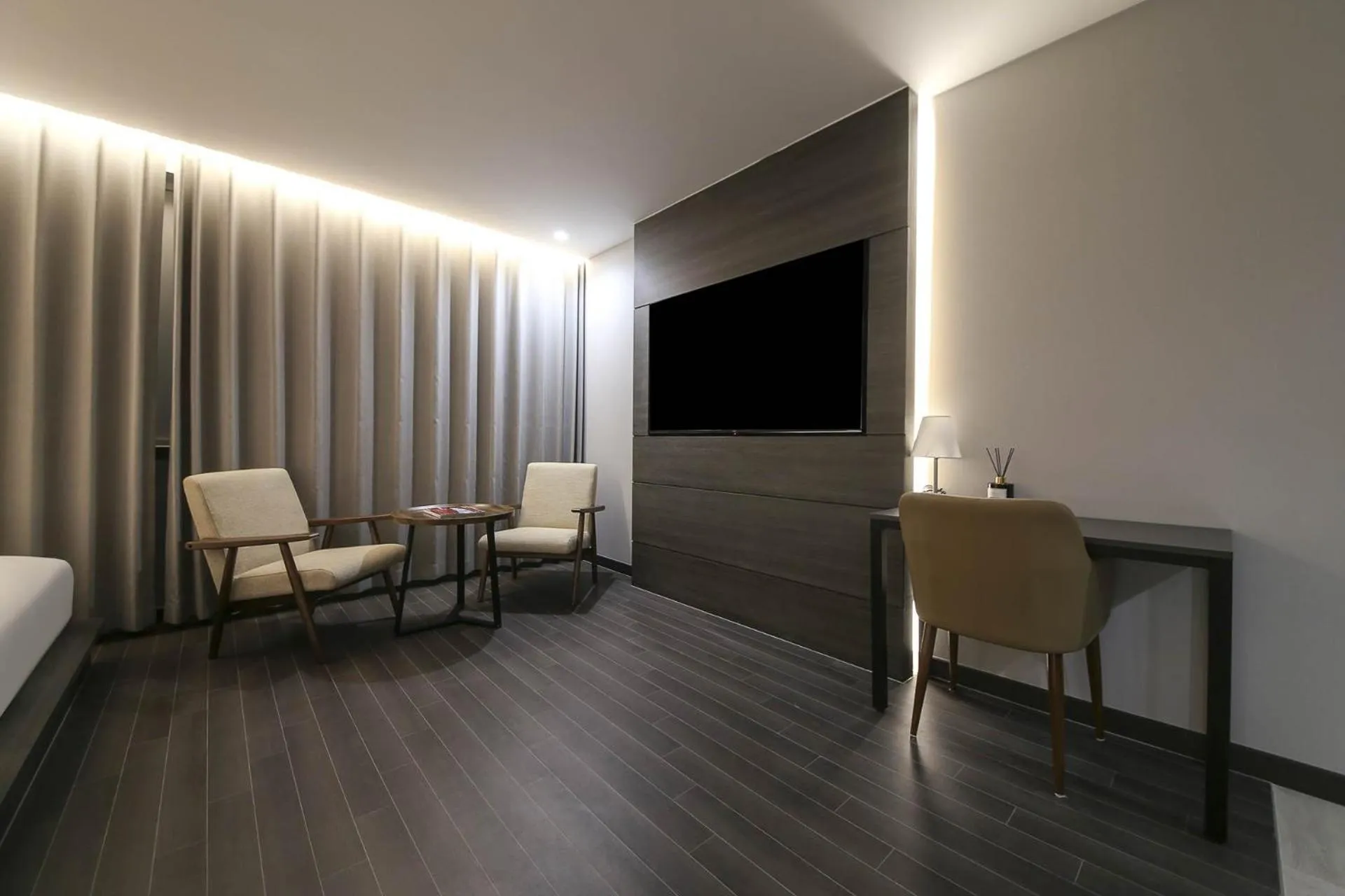 H Avenue Hotel Sangmu Branch