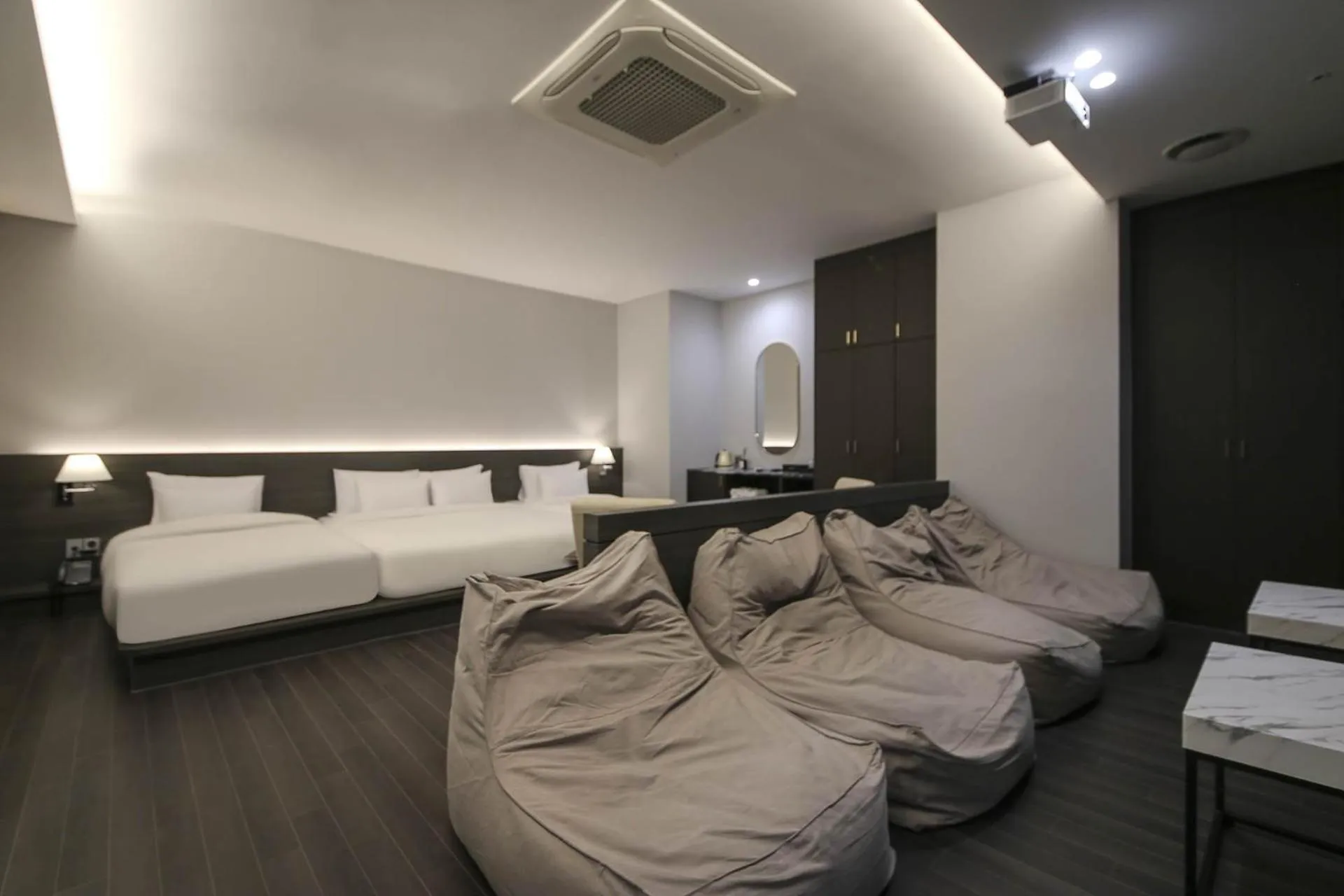 Bed in H Avenue Hotel Sangmu Branch