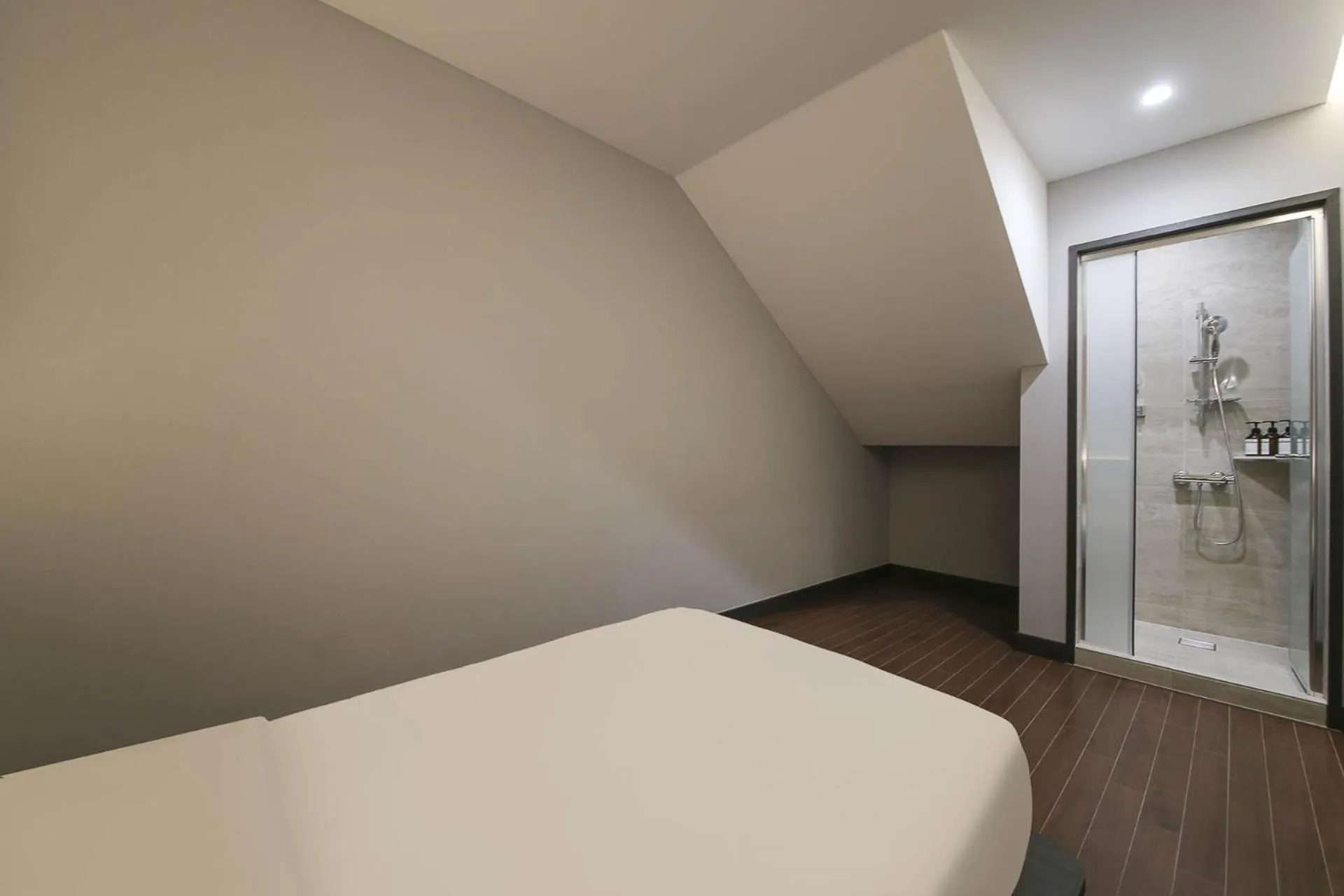 Bed in H Avenue Hotel Sangmu Branch