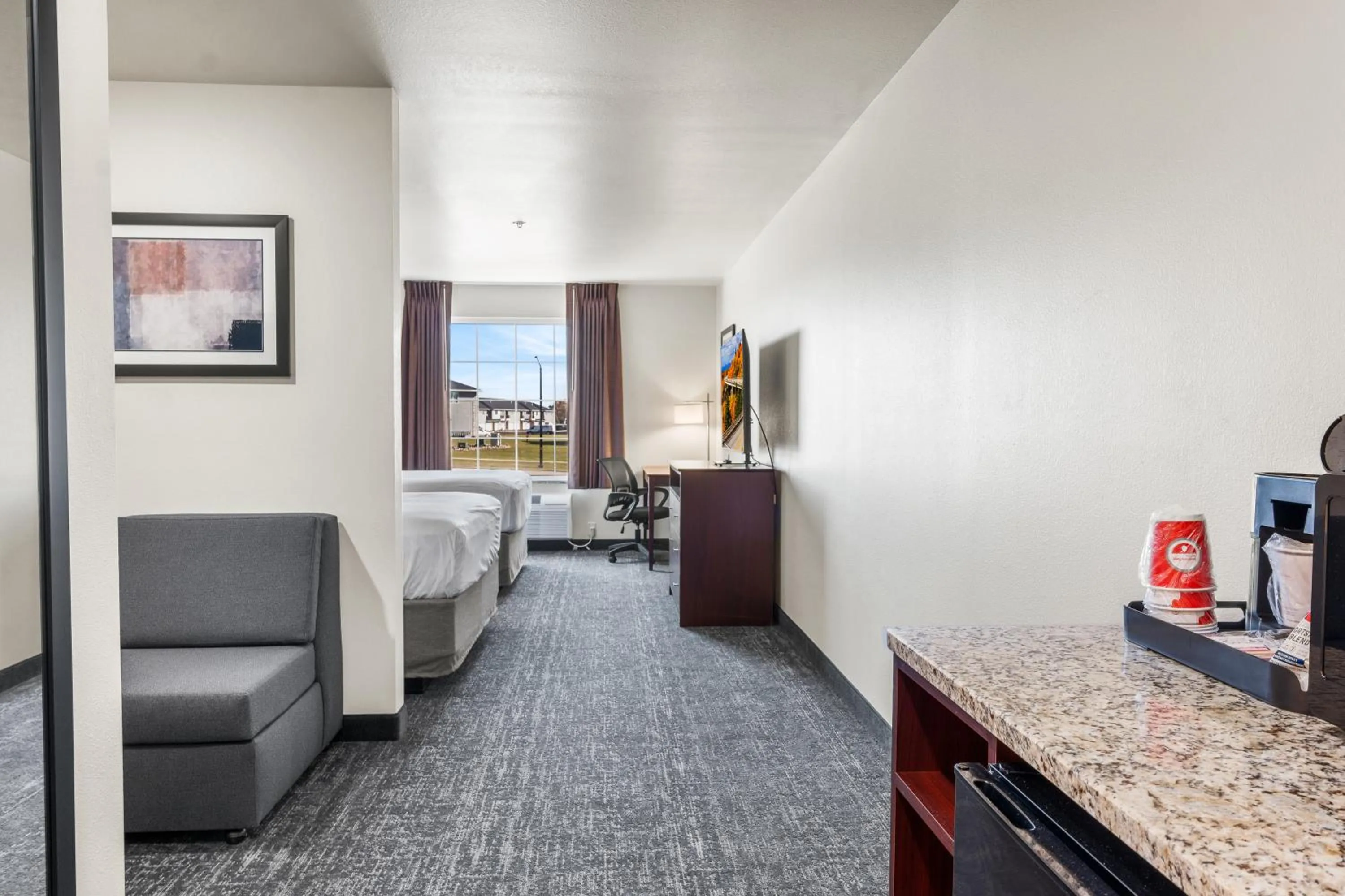 Photo of the whole room, Bed in Cobblestone Hotel & Suites Denmark - Green Bay