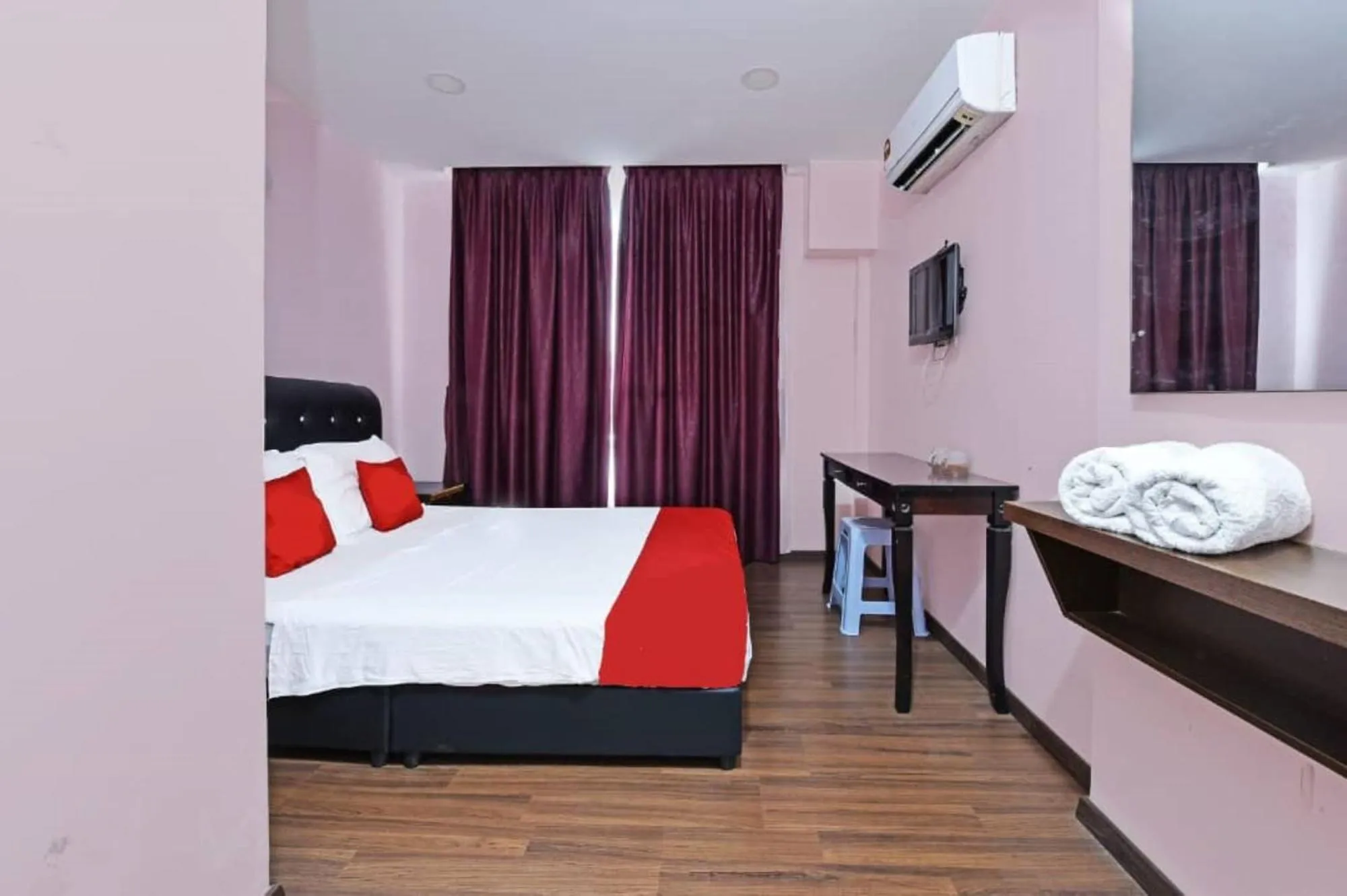 View (from property/room), Bed in Seri Mawardah Hotel