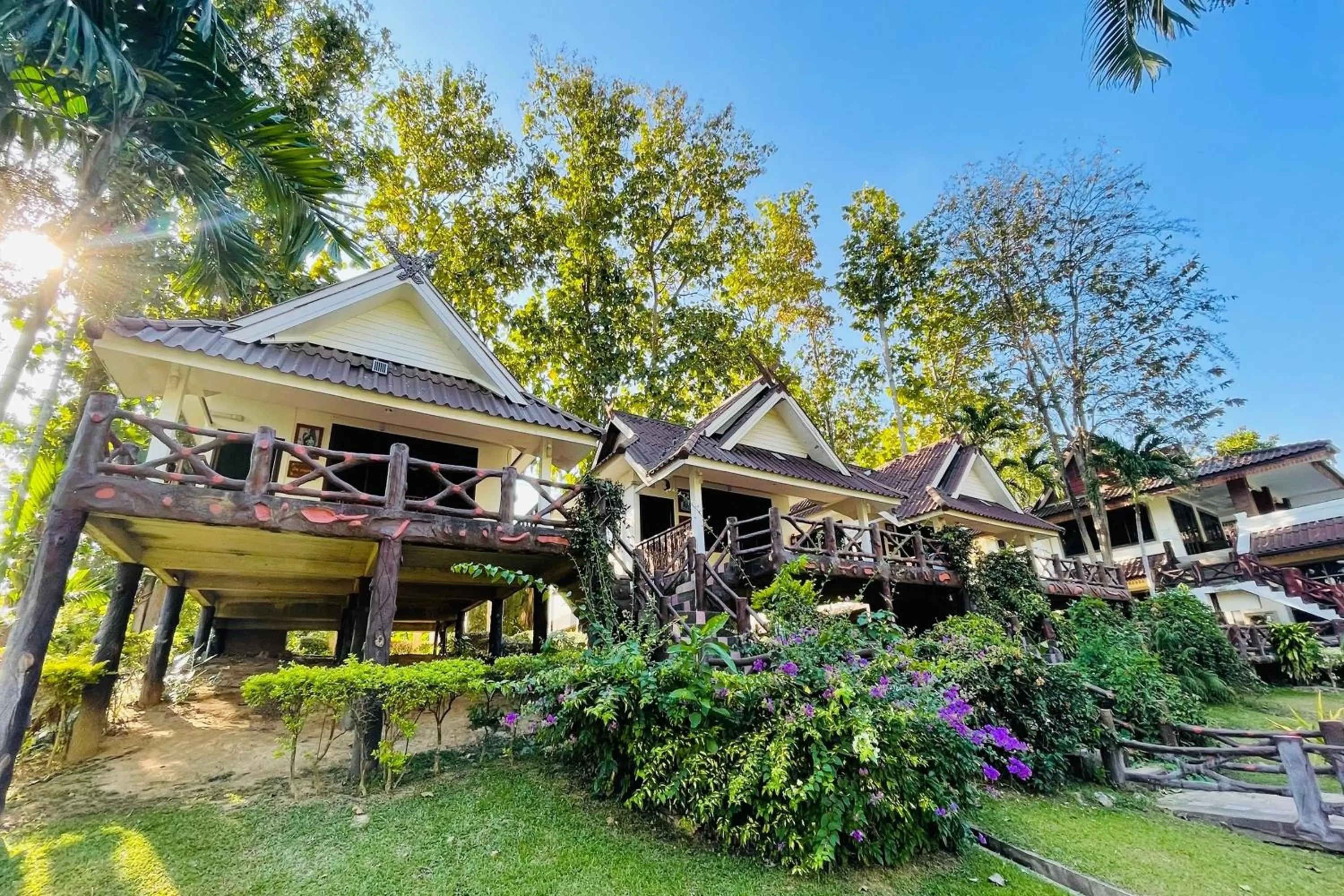 Property building in Baan Rim Kwai Paerimnam Resort