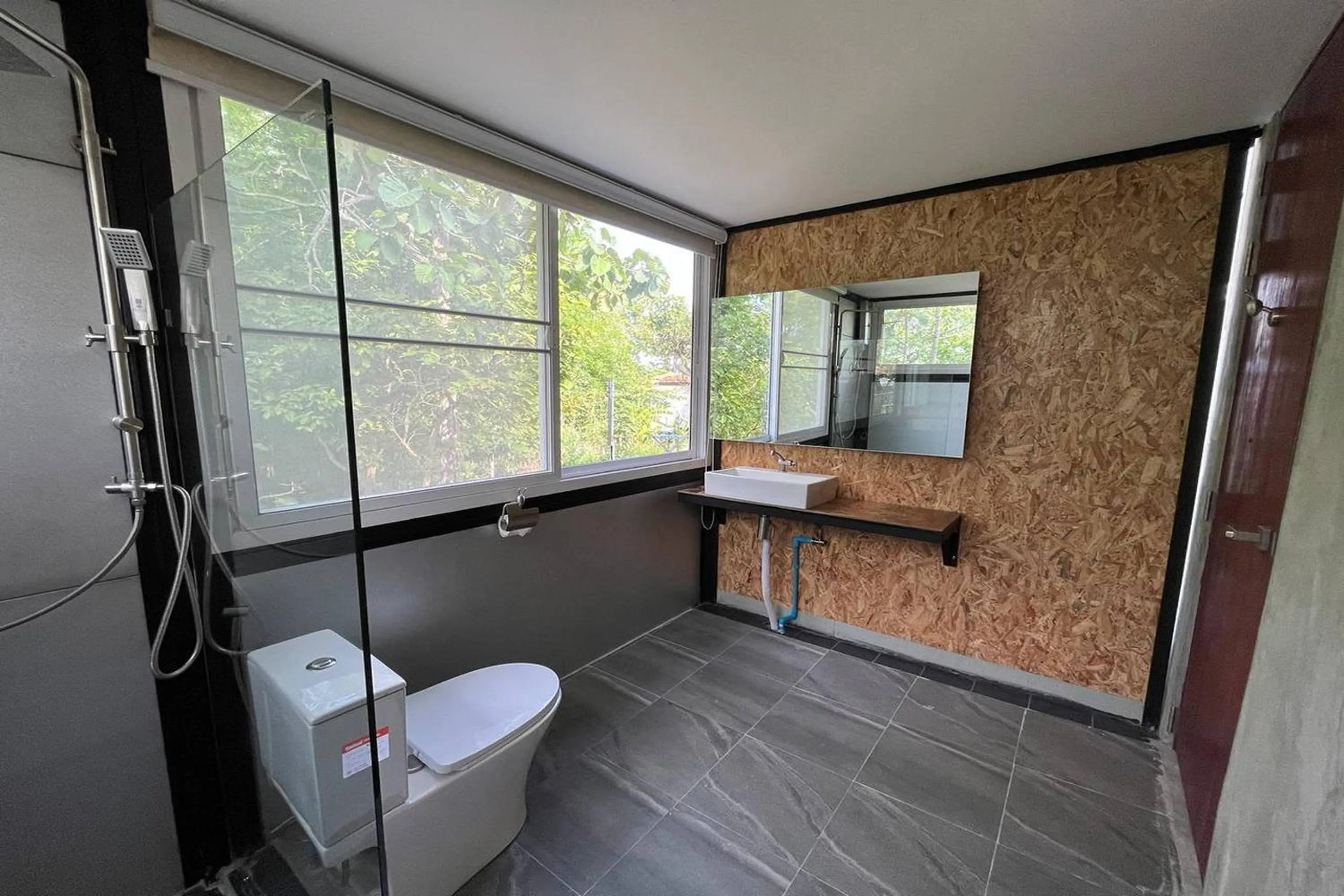 Shower in TANYA Baan Bon Doi