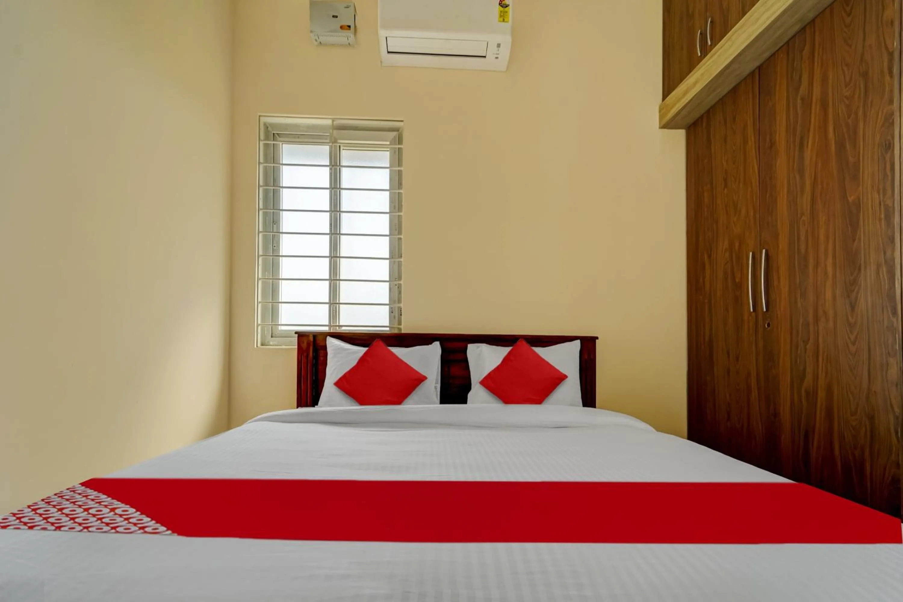 Bedroom in Hotel O MM Home Stays