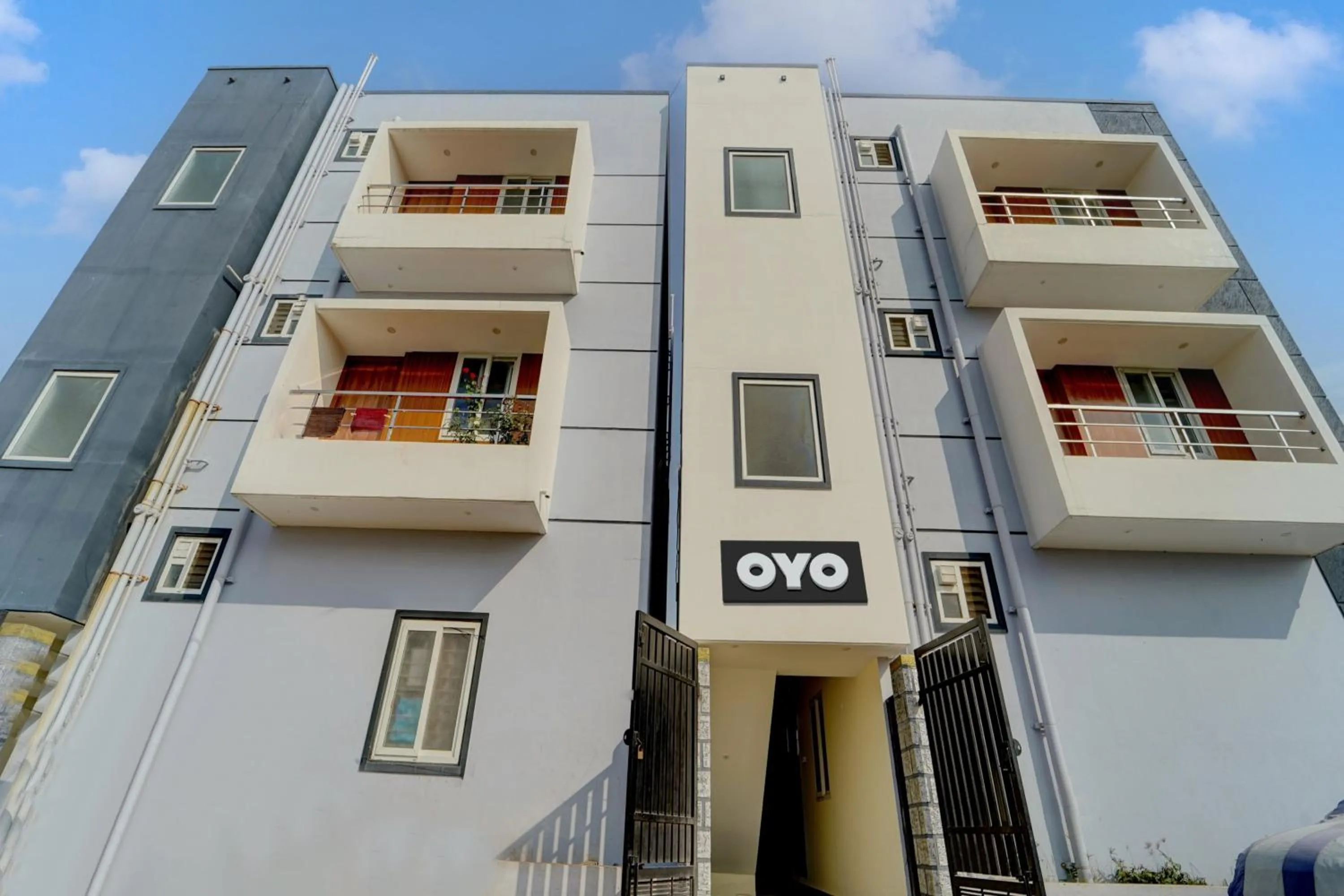 Facade/entrance in Hotel O MM Home Stays