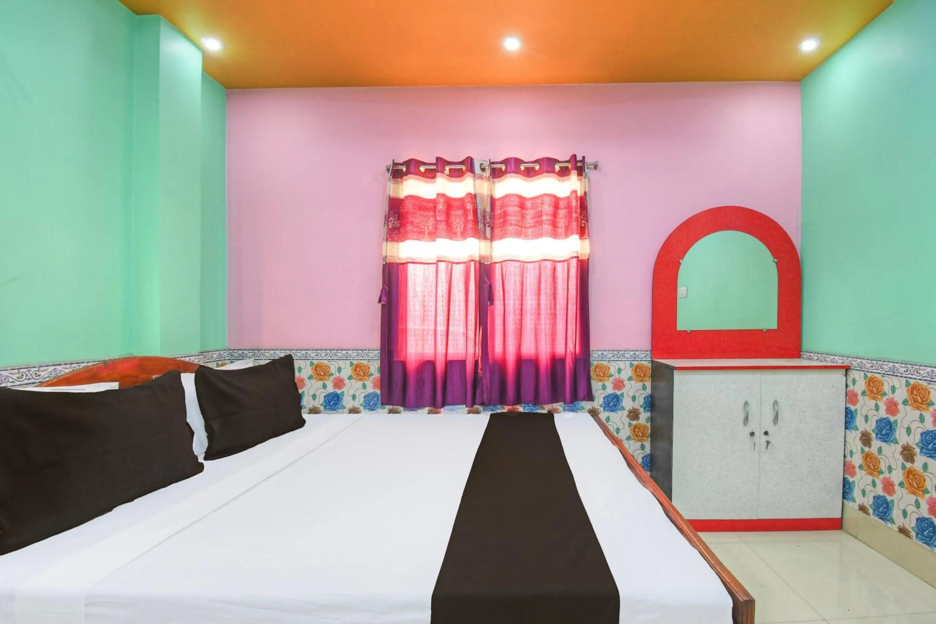 Bedroom, Bed in Hotel O by OYO Yuvraj Lodge