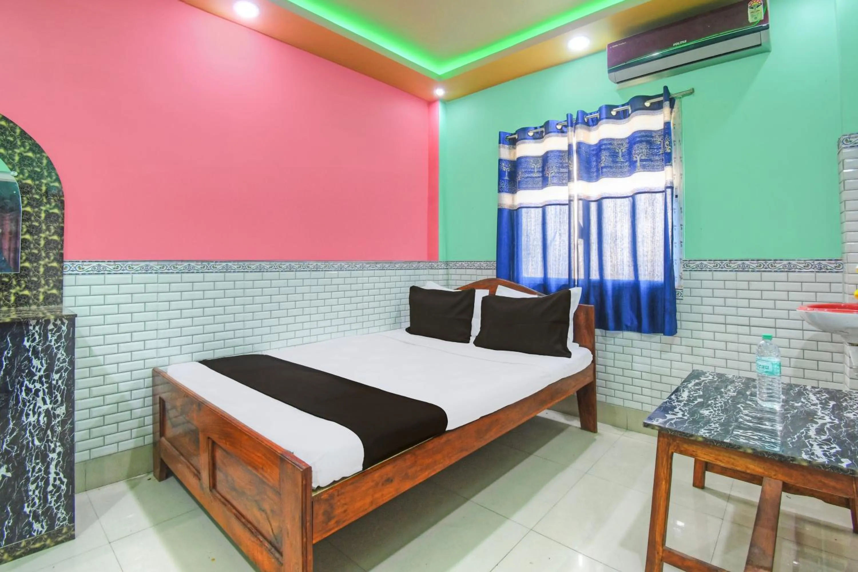 Bedroom, Bed in Hotel O by OYO Yuvraj Lodge