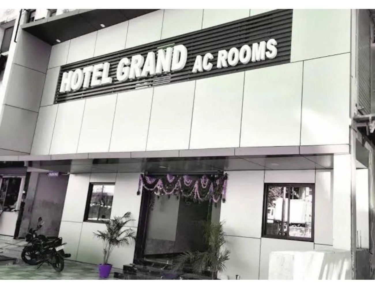 Property building in Hotel Grand, Vadodara