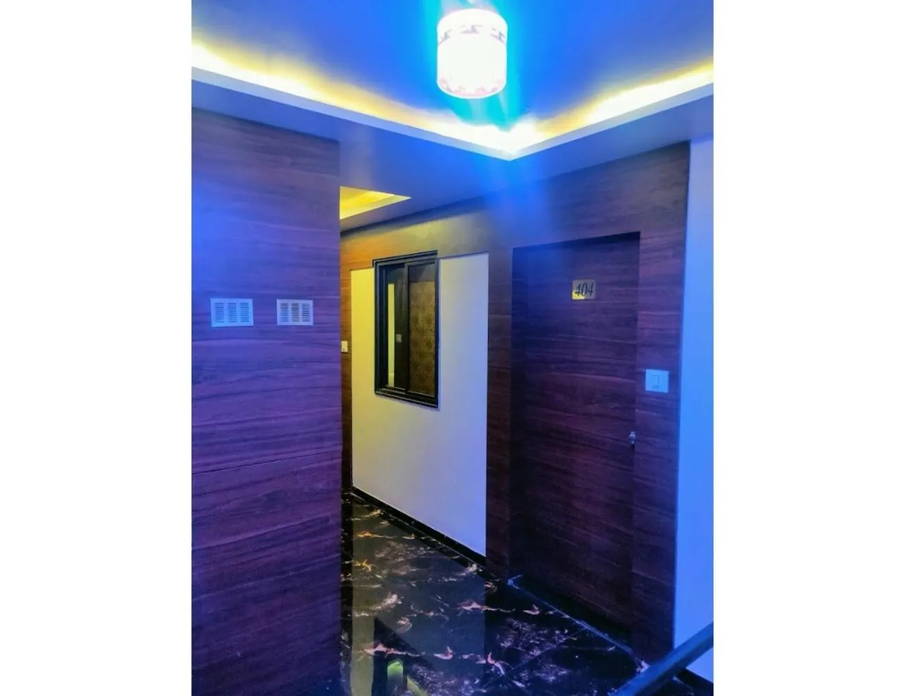 elevator in Hotel Grand, Vadodara