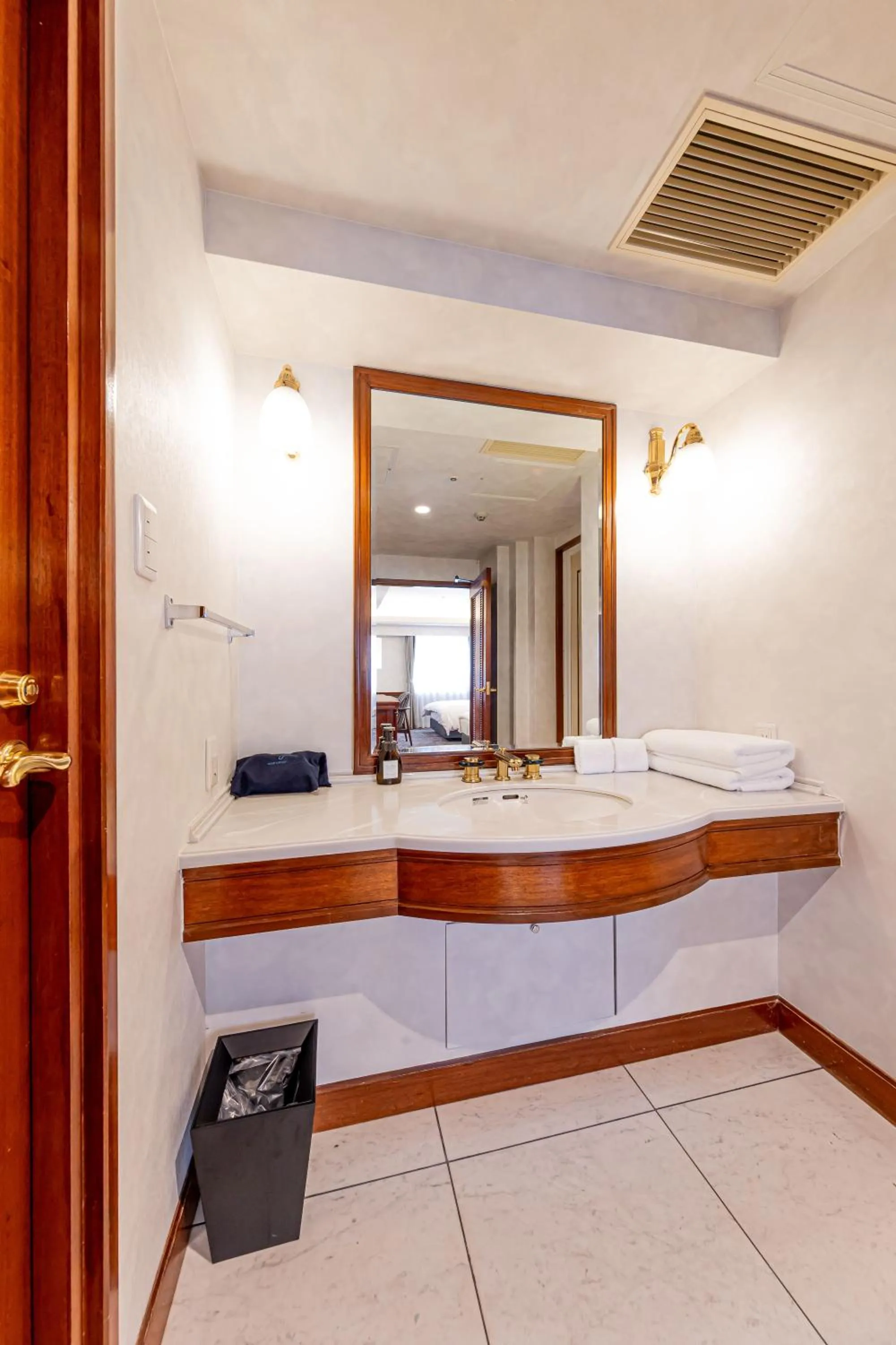 Photo of the whole room in Prince Smart Inn Nagoya Sakae