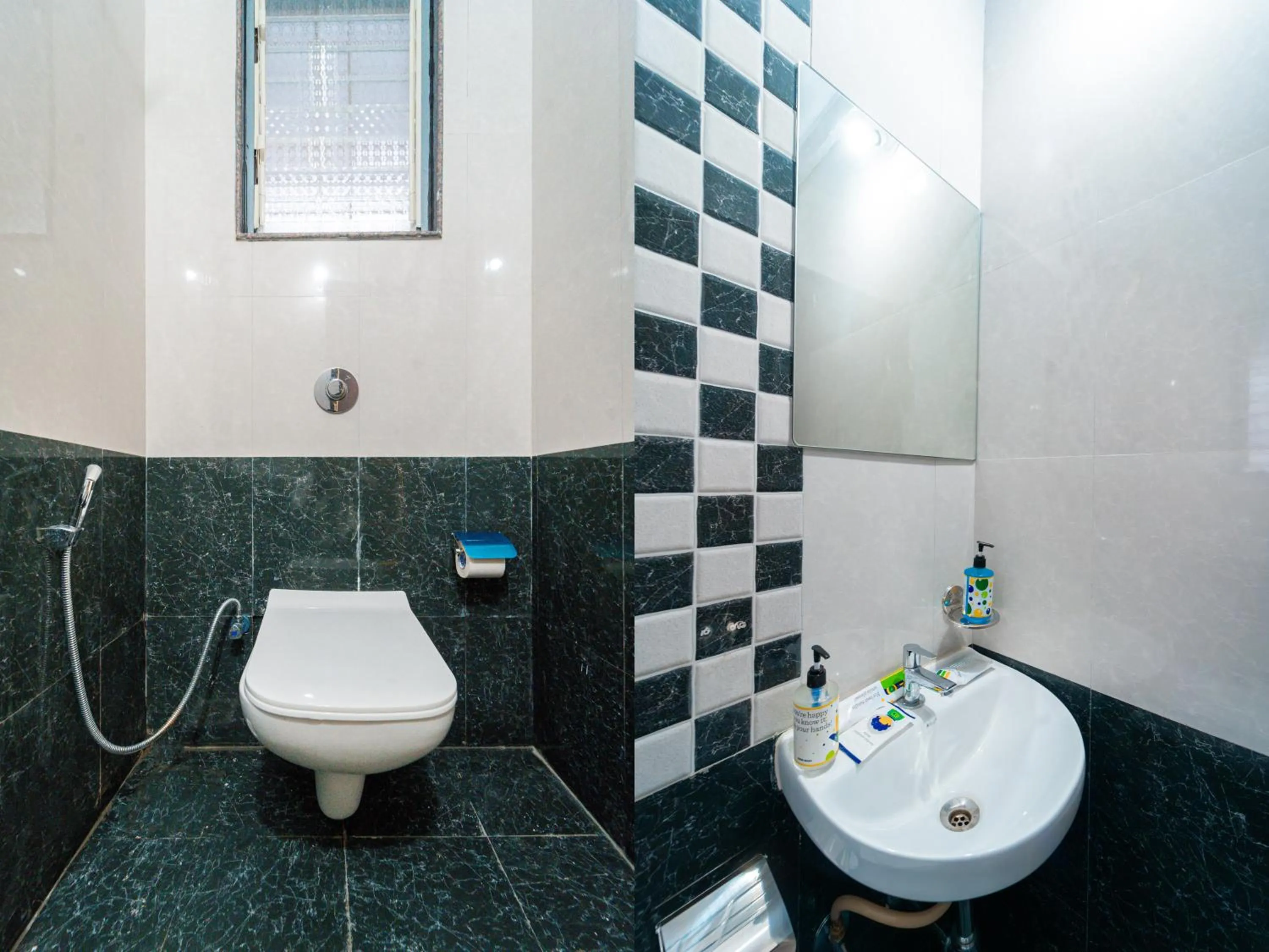 Bathroom in Itsy Hotels Anand Executive, Near Amanora