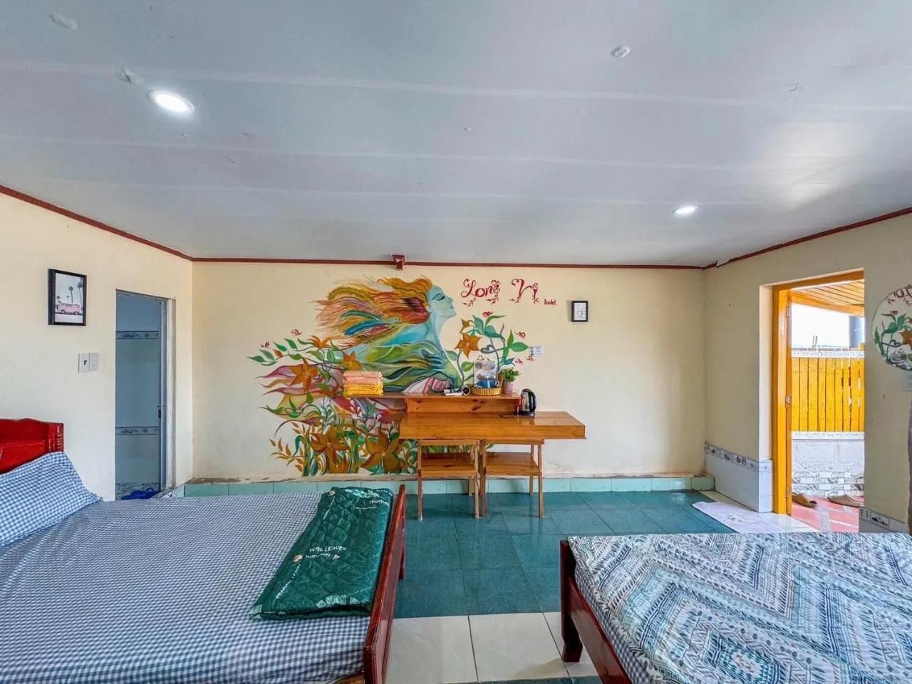 Photo of the whole room, Bed in Long Vĩ hotel - đảo Phú Quý