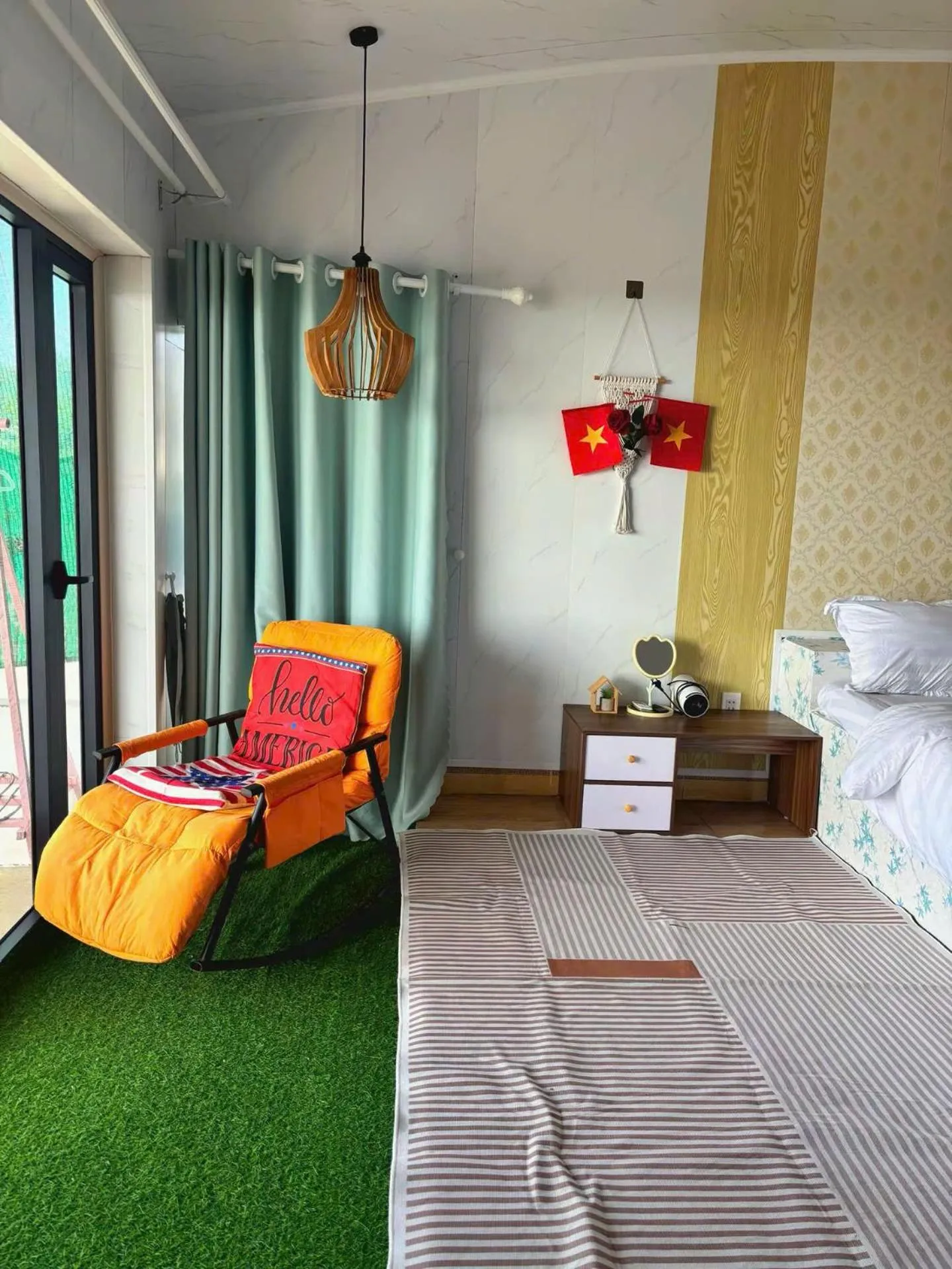 Seating area, Bed in Long Vĩ hotel - đảo Phú Quý