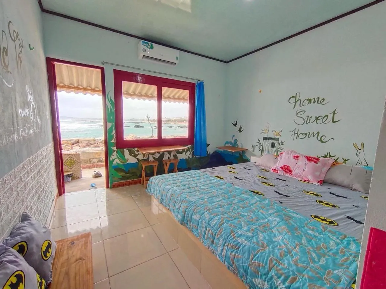 Sea view, Bed in Long Vĩ hotel - đảo Phú Quý